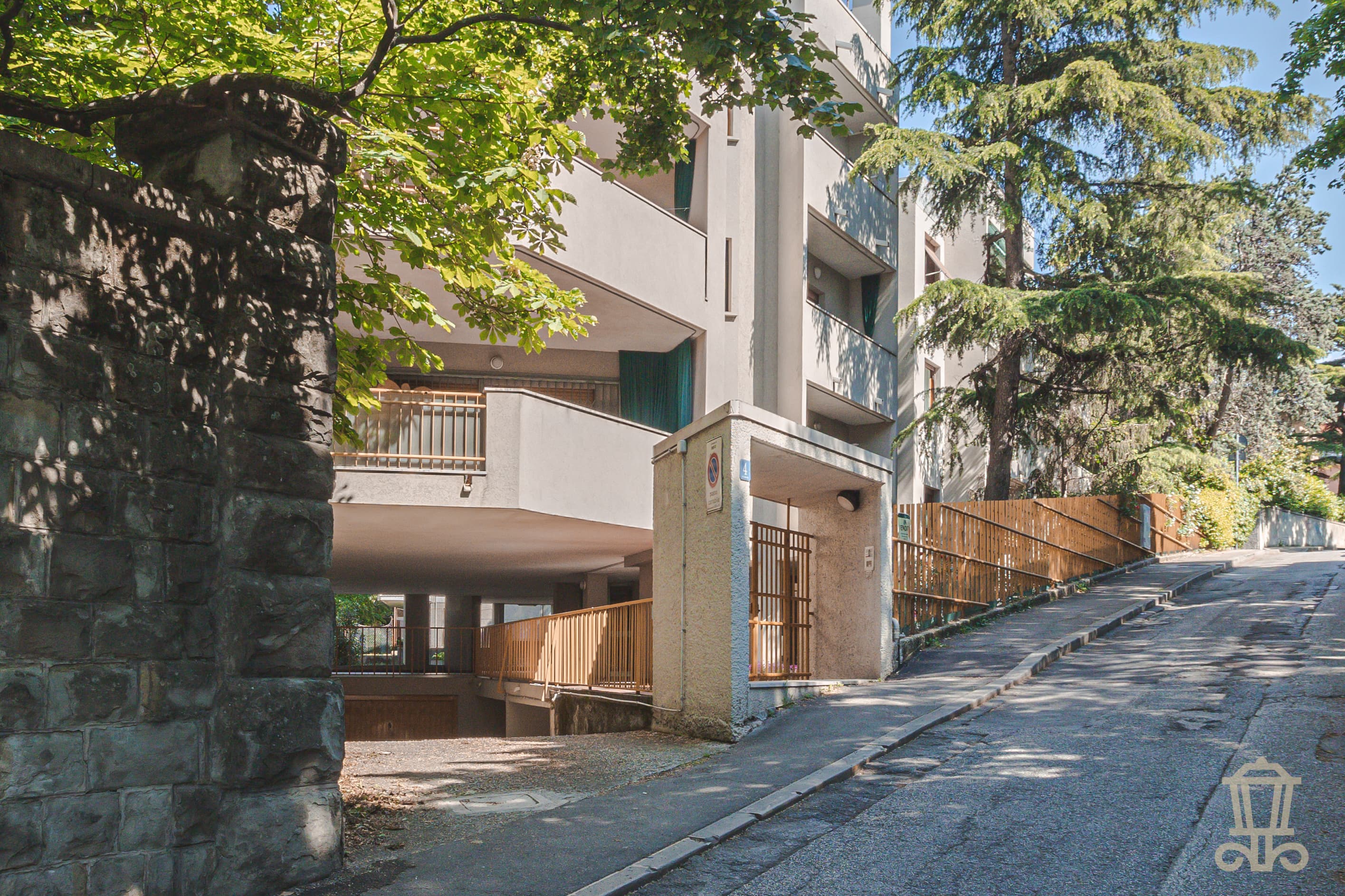 Immagine 1 | Esclusivo quadrilocale con giardino - La Rue Immobiliare