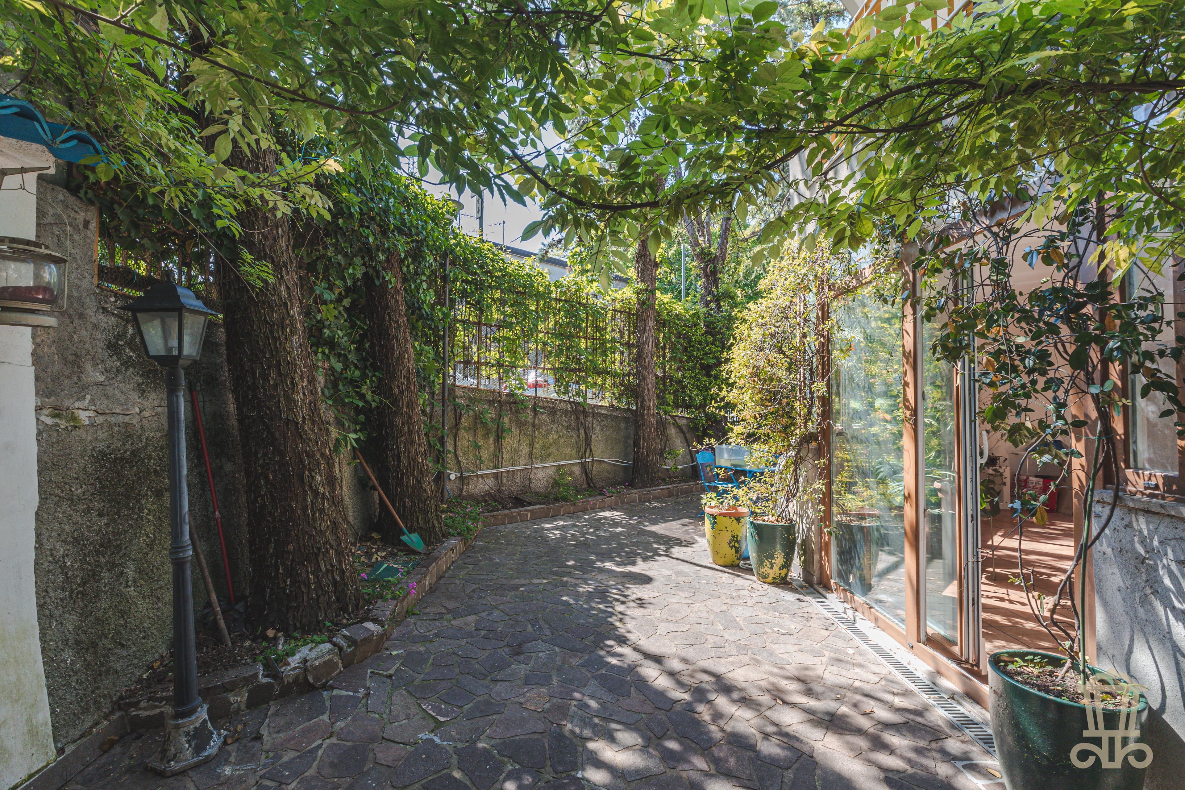 Immagine 11 | Esclusivo quadrilocale con giardino - La Rue Immobiliare