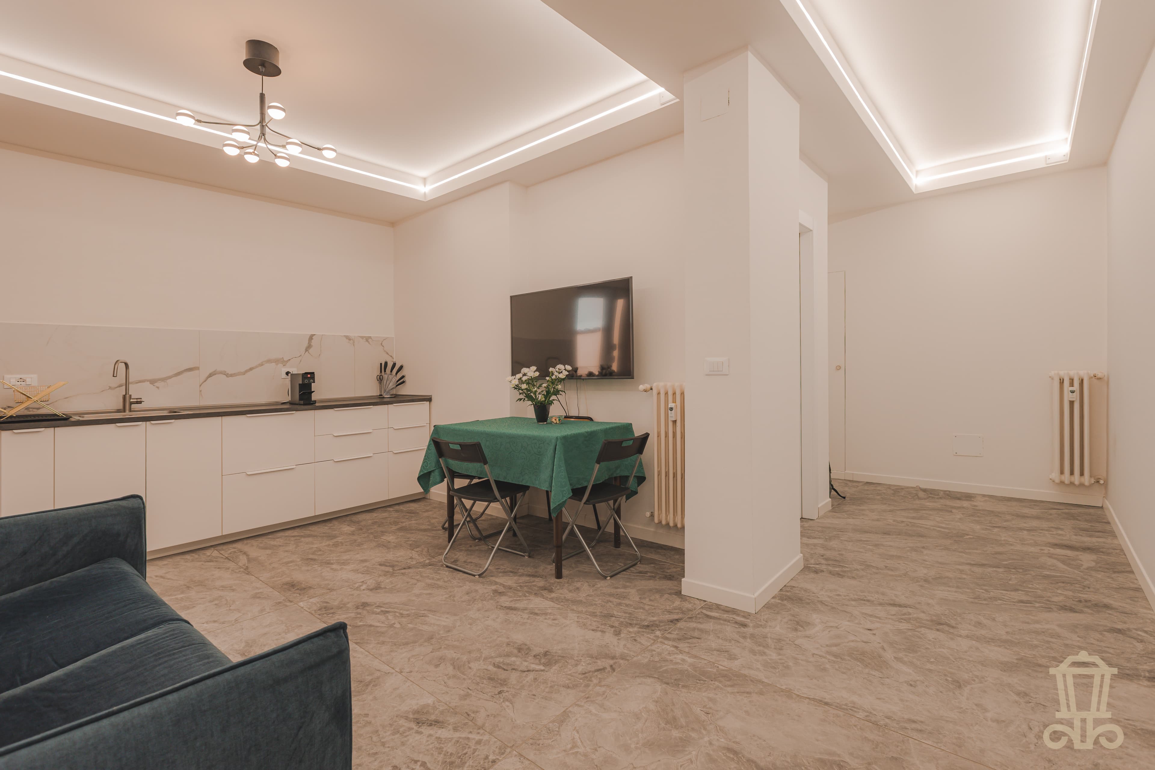 Immagine 2 | Trilocale ristrutturato con due poggioli - La Rue Immobiliare