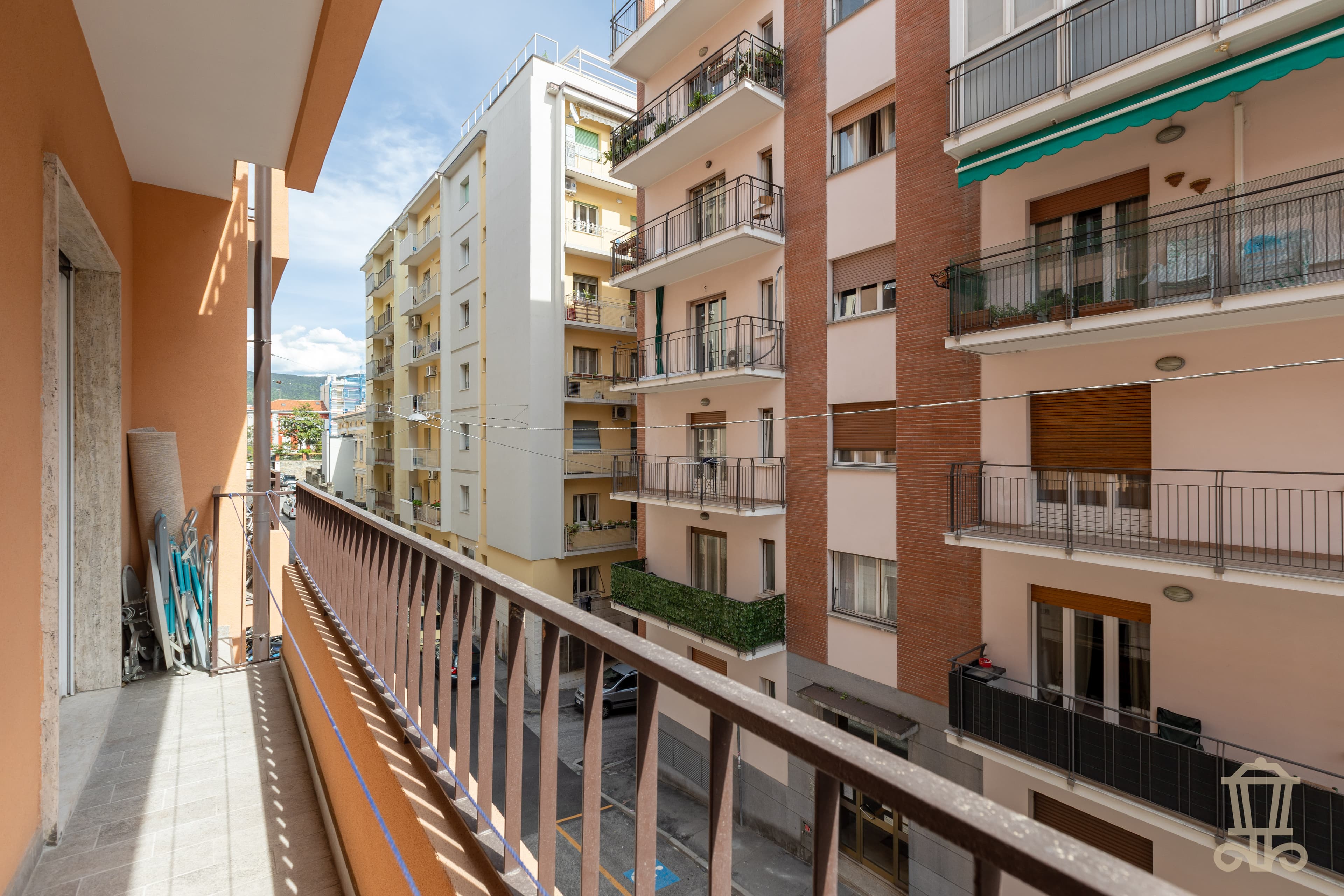 Immagine 9 | Trilocale ristrutturato con due poggioli - La Rue Immobiliare