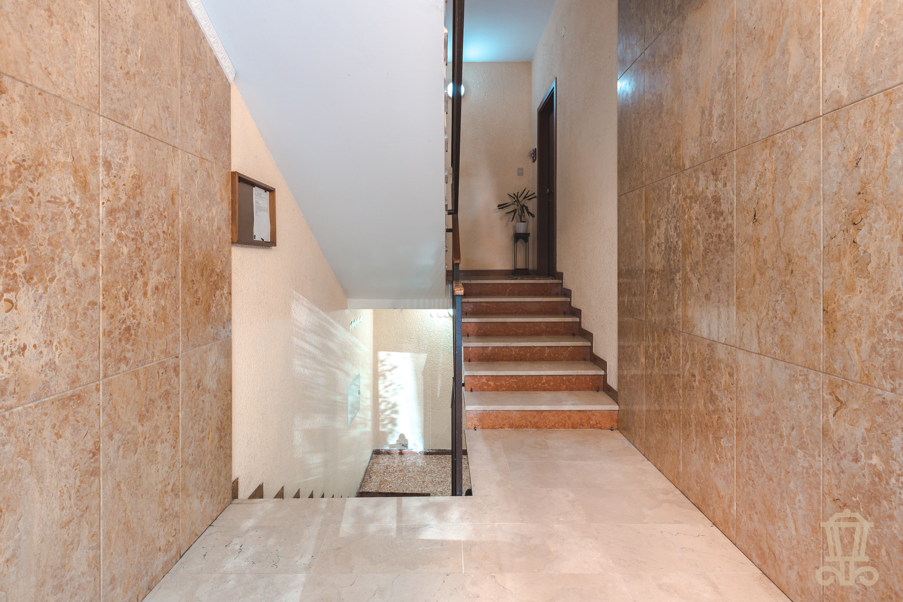 Immagine 2 | Luminoso quadrilocale con terrazzo e vista mare - La Rue Immobiliare