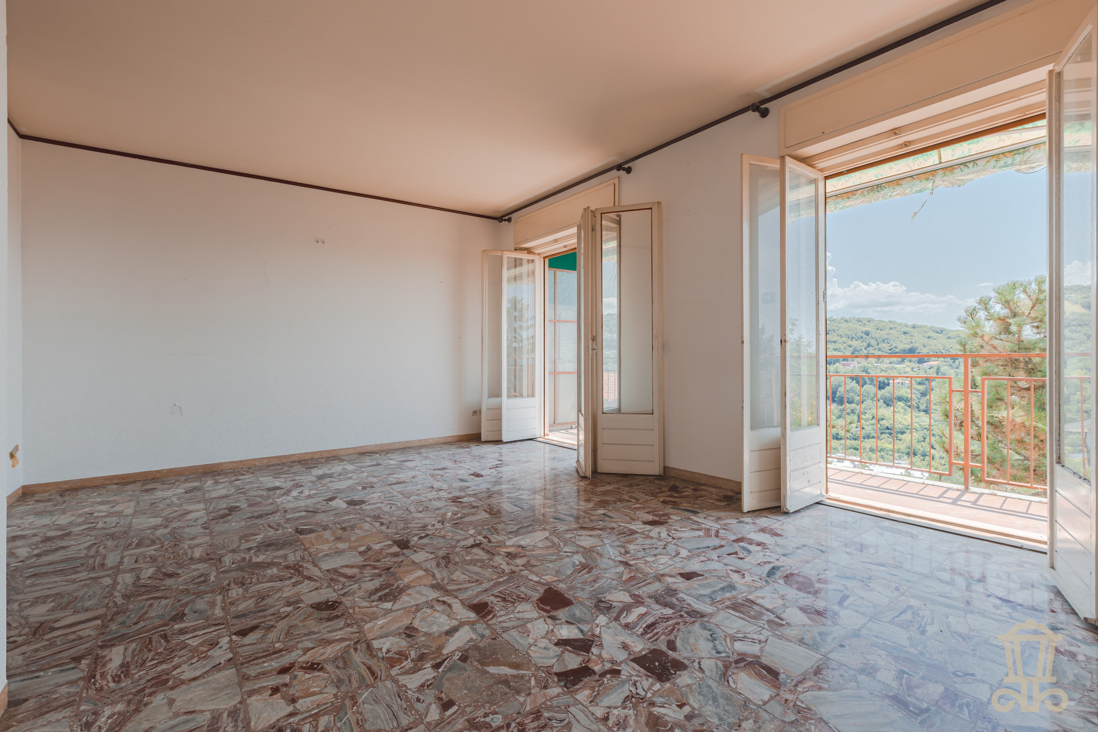 Immagine 5 | Luminoso quadrilocale con terrazzo e vista mare - La Rue Immobiliare