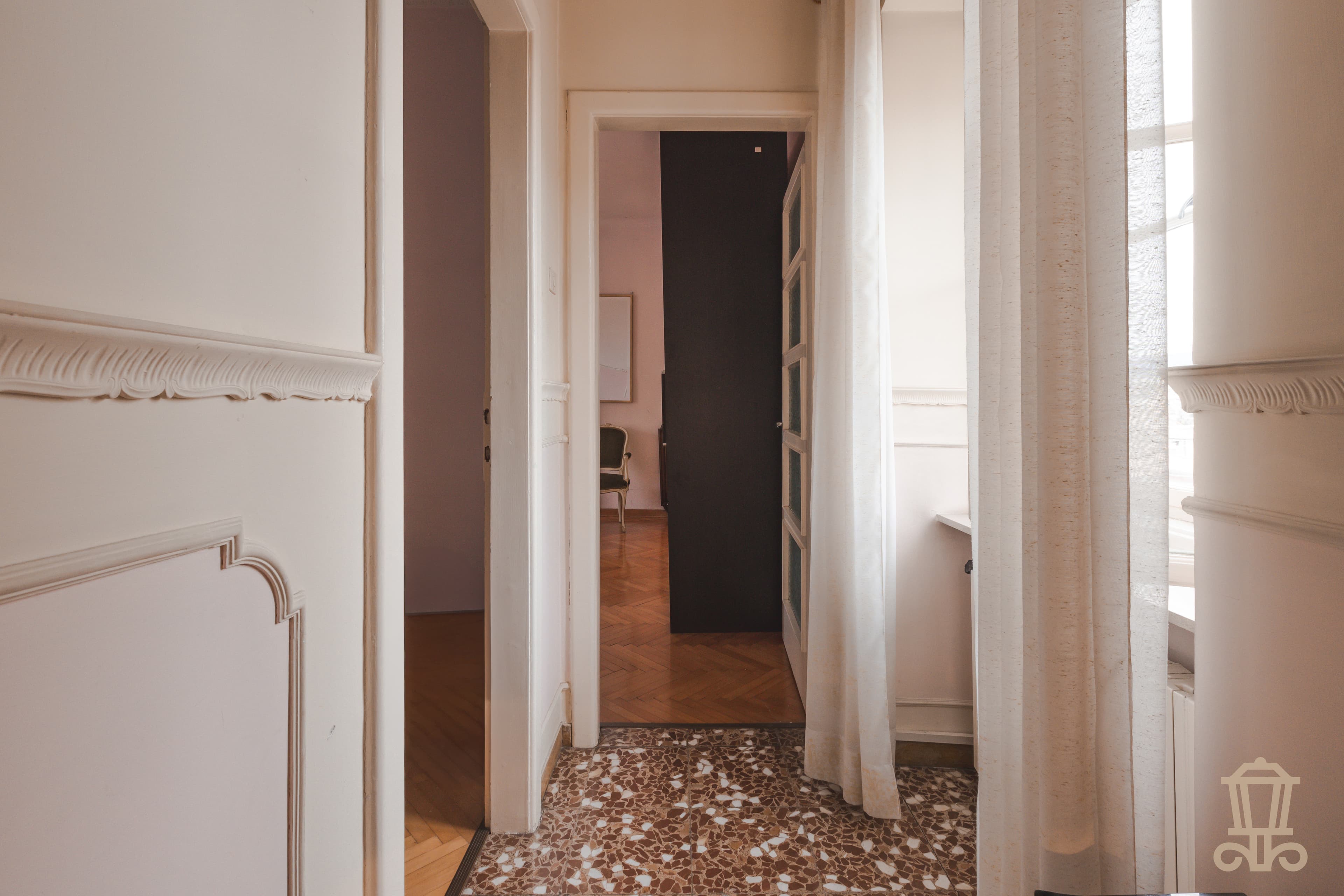 Immagine 8 | Casetta accostata su due livelli con piccolo scoperto e deposito attrezzi - La Rue Immobiliare