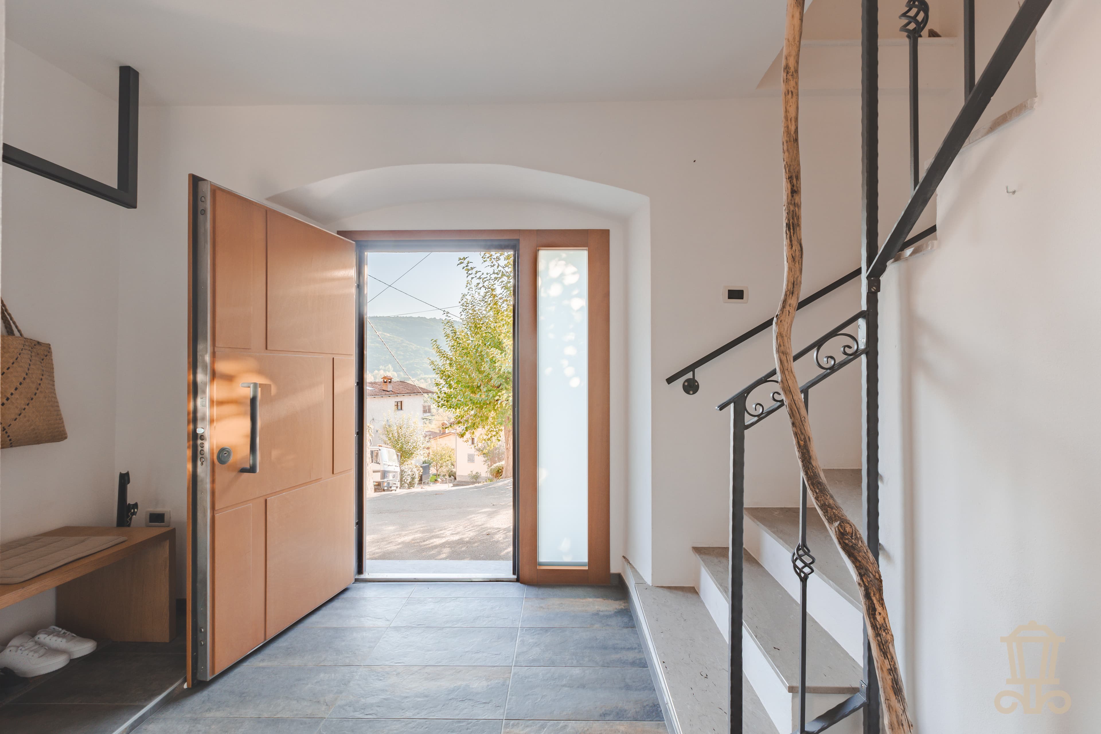 Immagine 1 | Splendida casa indipendente ristrutturata - La Rue Immobiliare