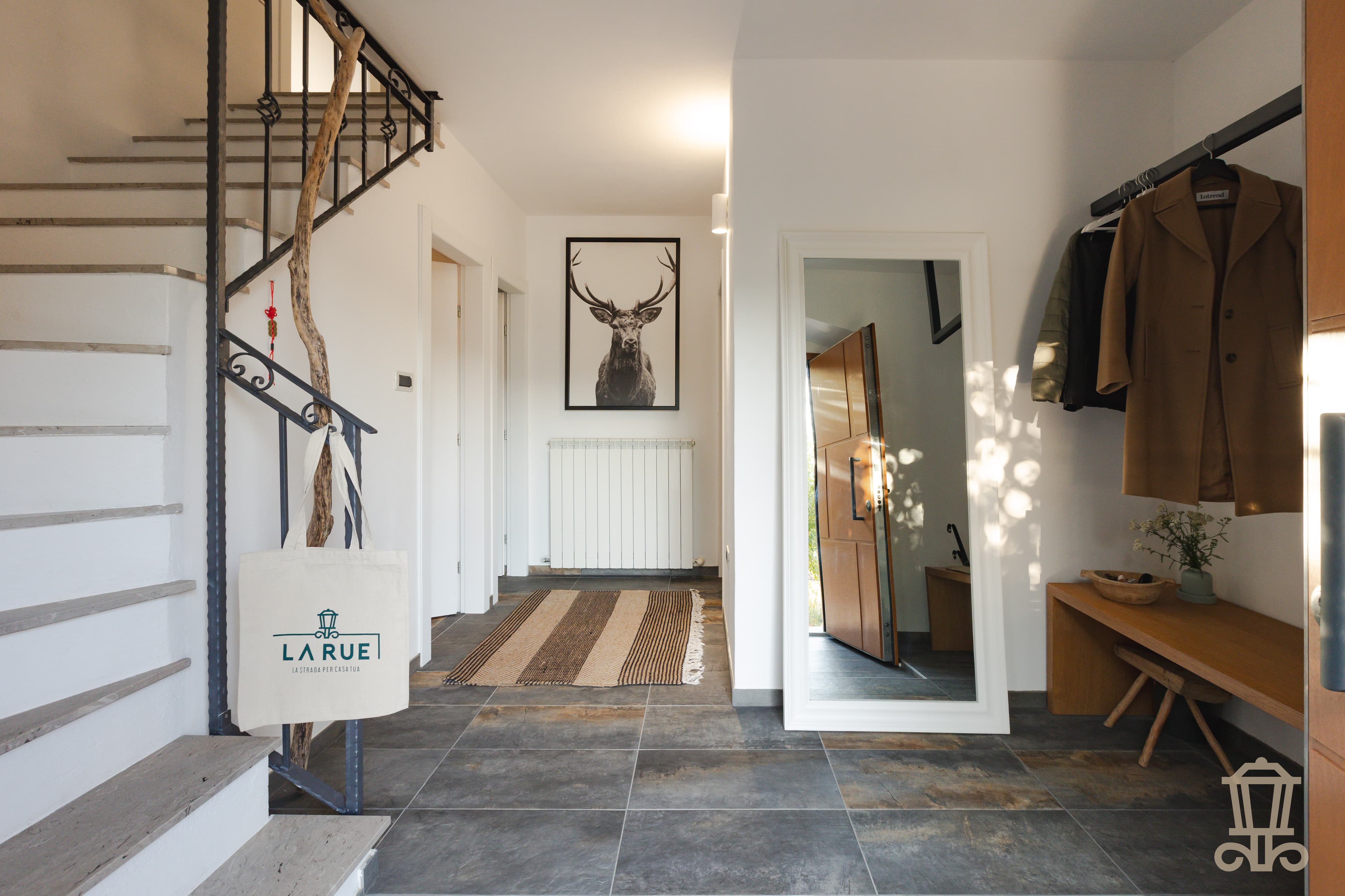 Immagine 2 | Splendida casa indipendente ristrutturata - La Rue Immobiliare