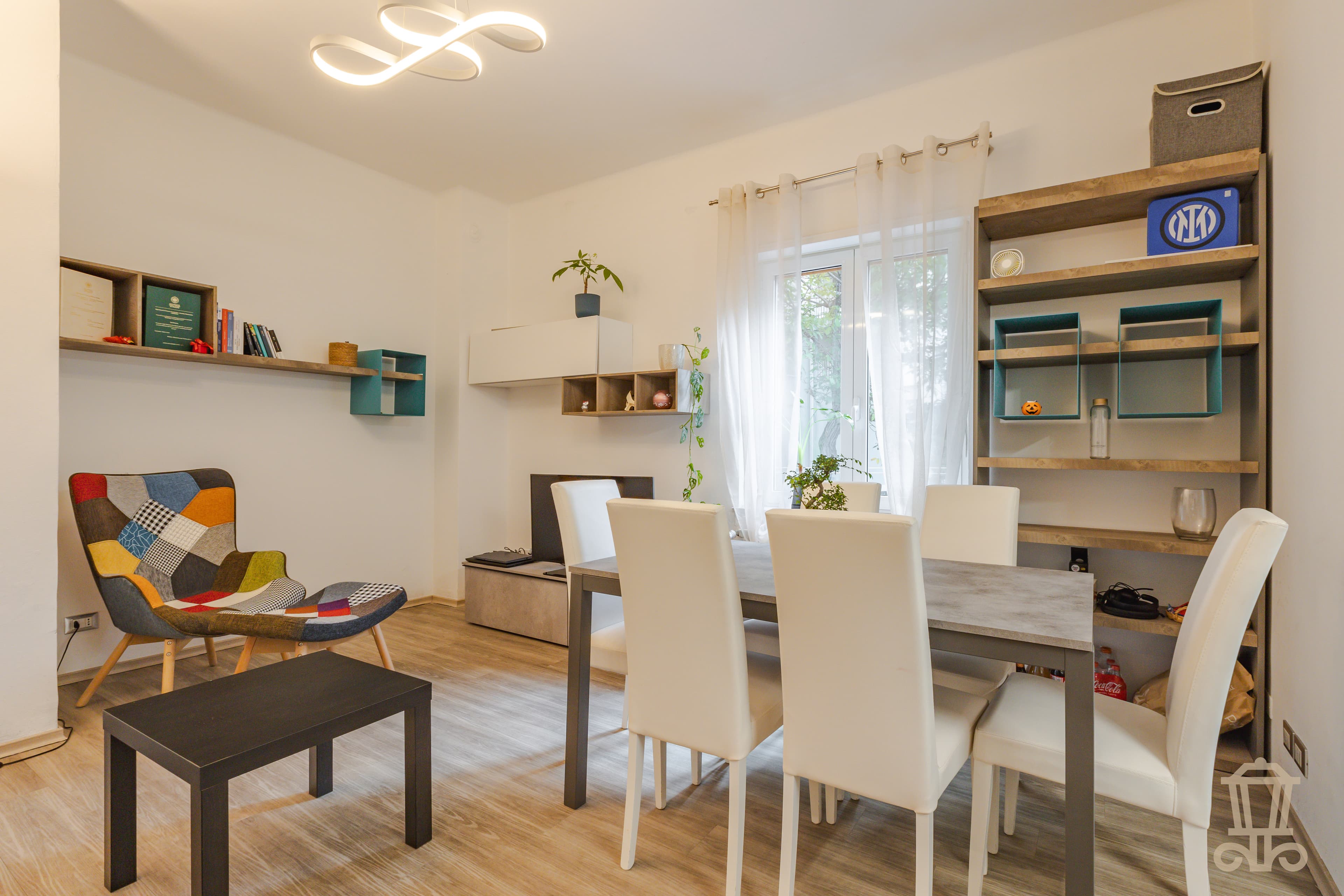 Immagine 0 | Luminoso trilocale con posto auto e cantina - La Rue Immobiliare