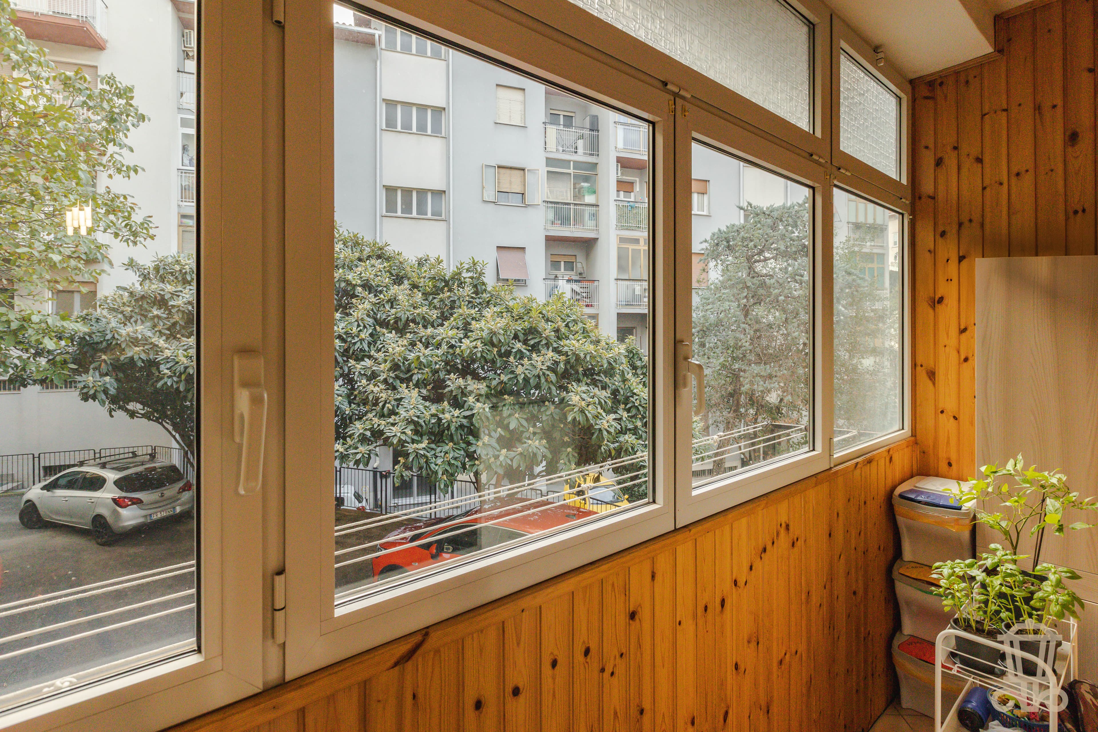 Immagine 5 | Luminoso trilocale con posto auto e cantina - La Rue Immobiliare