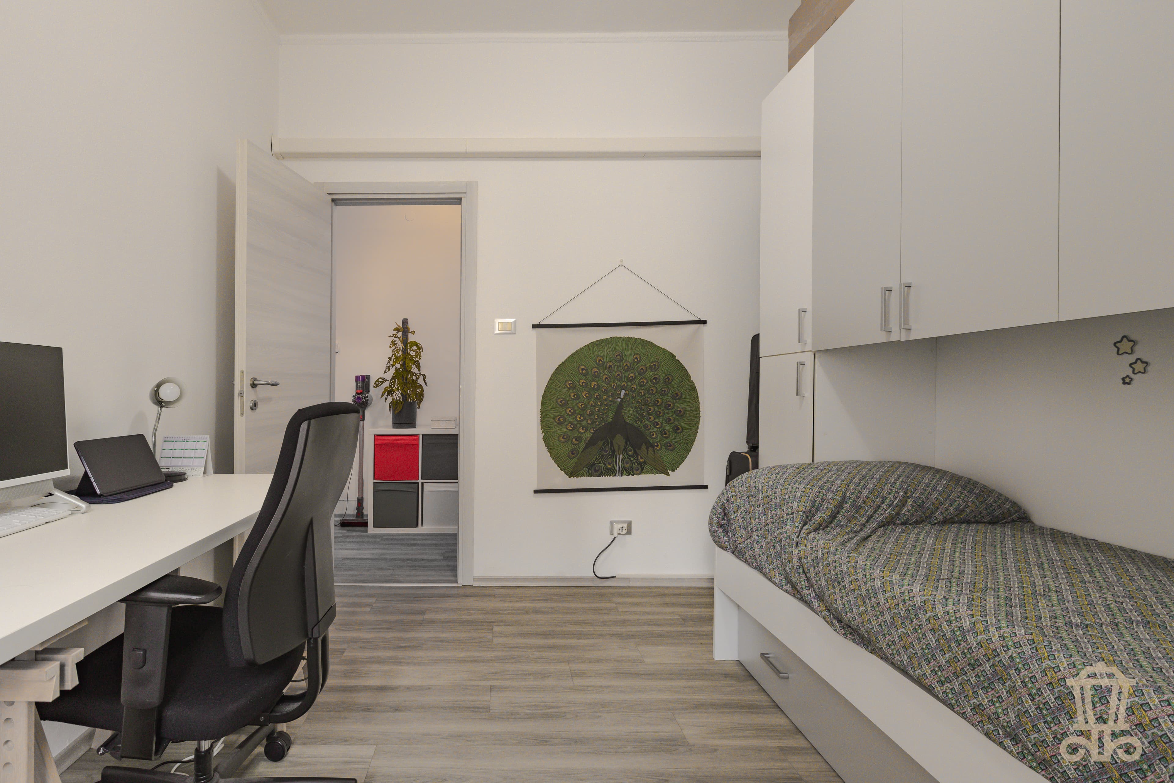 Immagine 17 | Luminoso trilocale con posto auto e cantina - La Rue Immobiliare