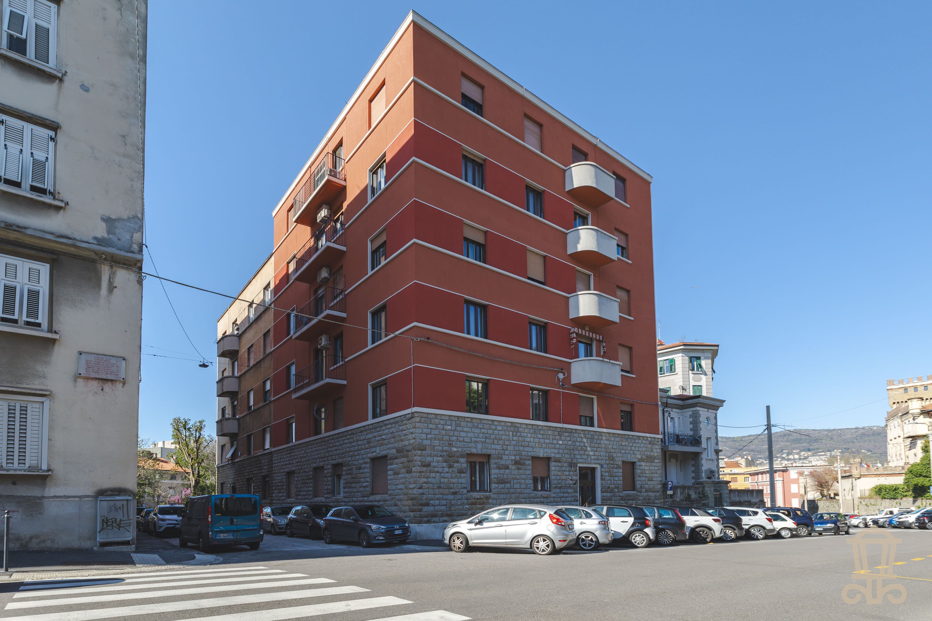 Immagine 0 | Luminoso bilocale con cantina e corte di proprietà - La Rue Immobiliare