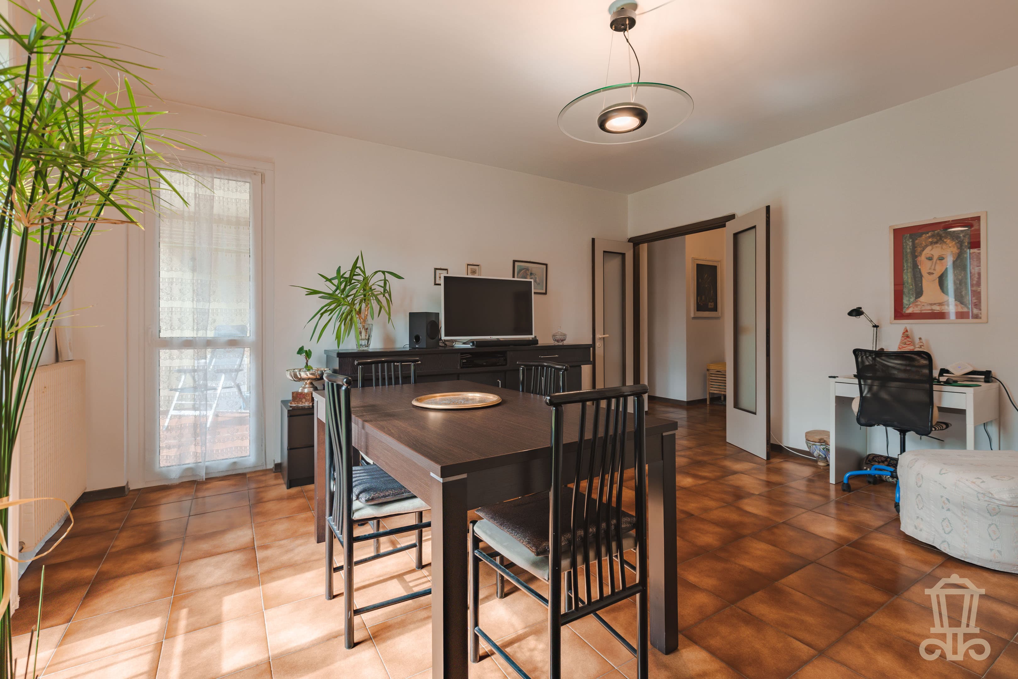 Immagine 2 | Trilocale con cantina e posto auto coperto di proprietà - La Rue Immobiliare