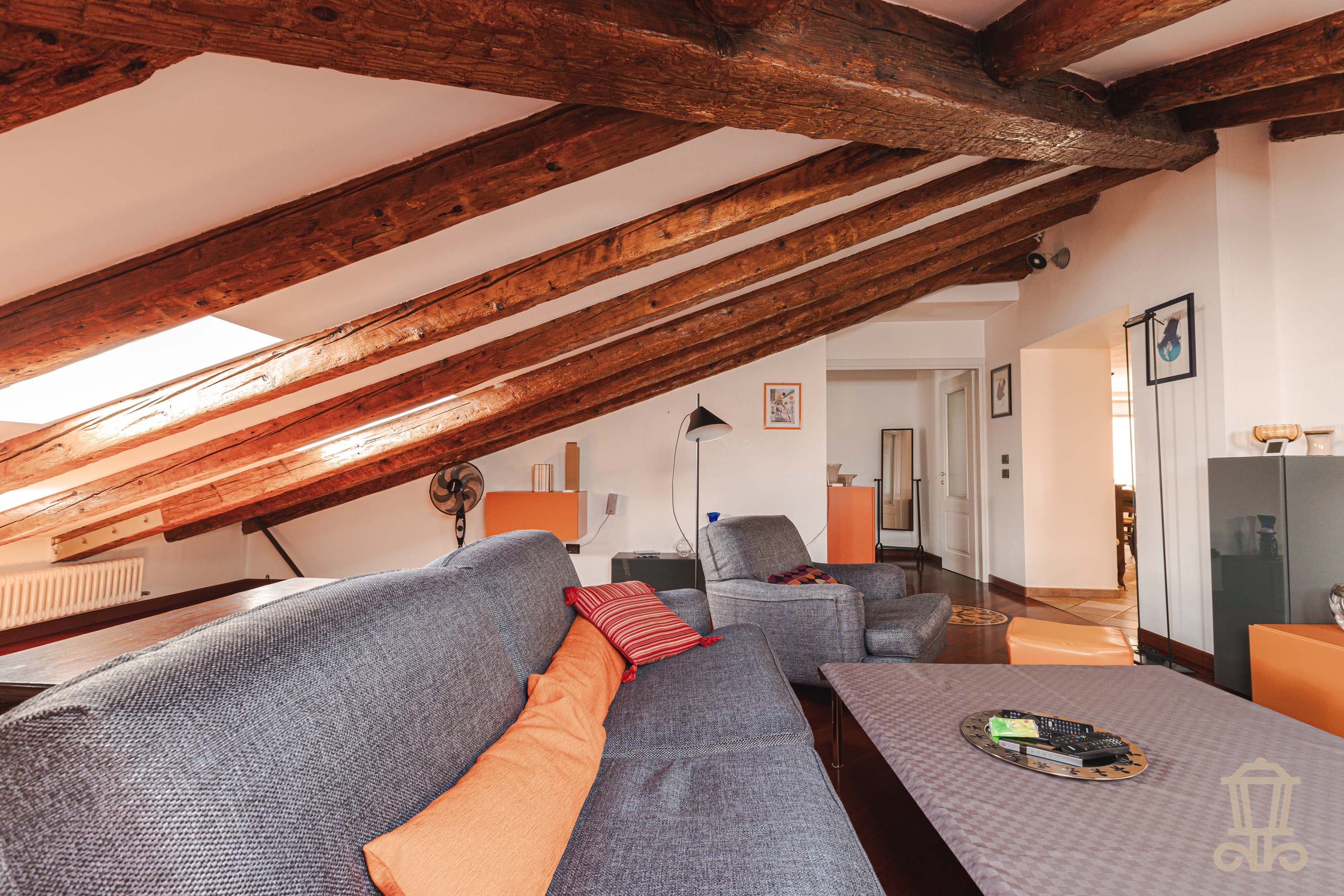 Immagine 6 | Esclusivo ultimo piano in centro - La Rue Immobiliare