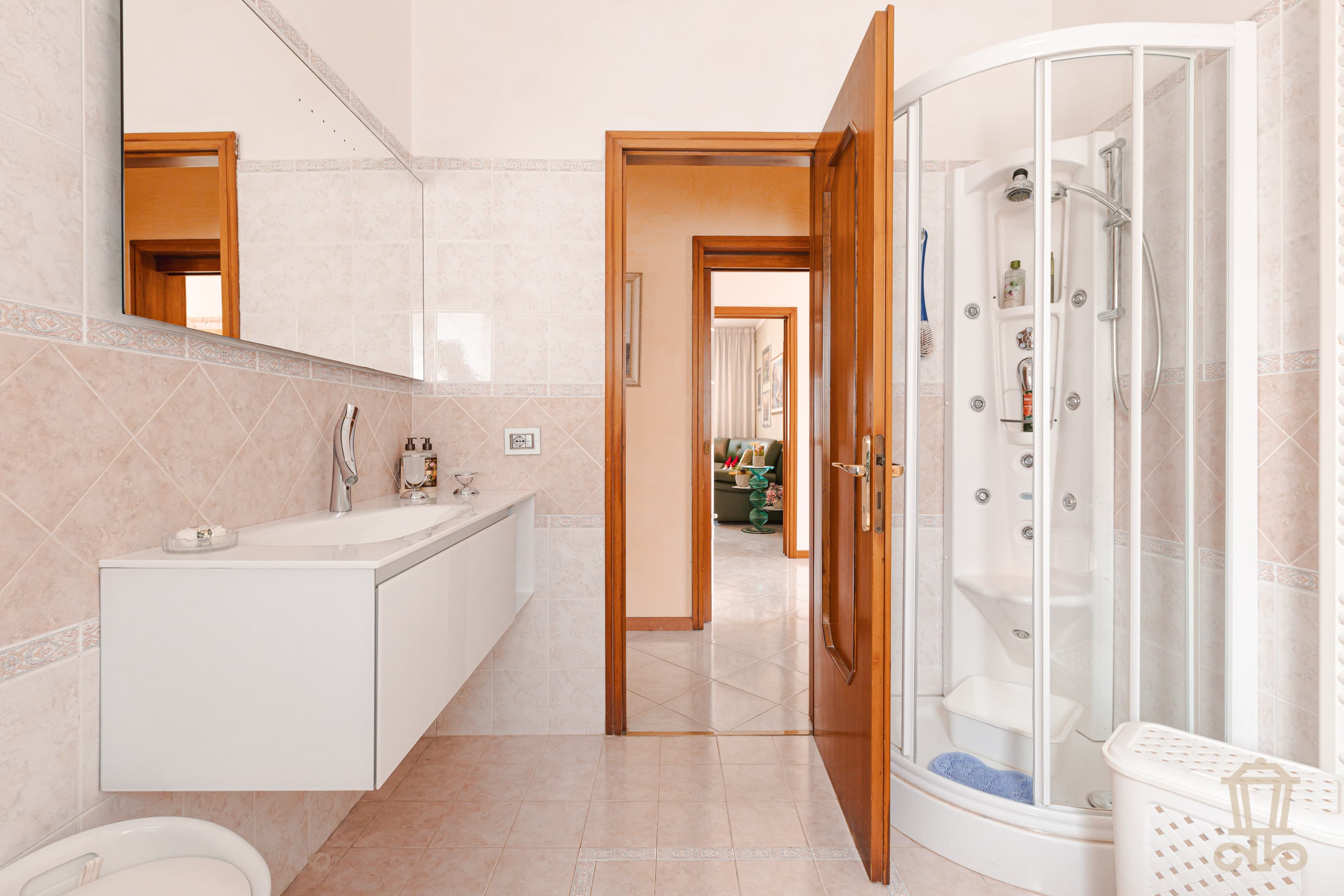 Immagine 35 | Ampia bifamiliare in zona residenziale - La Rue Immobiliare