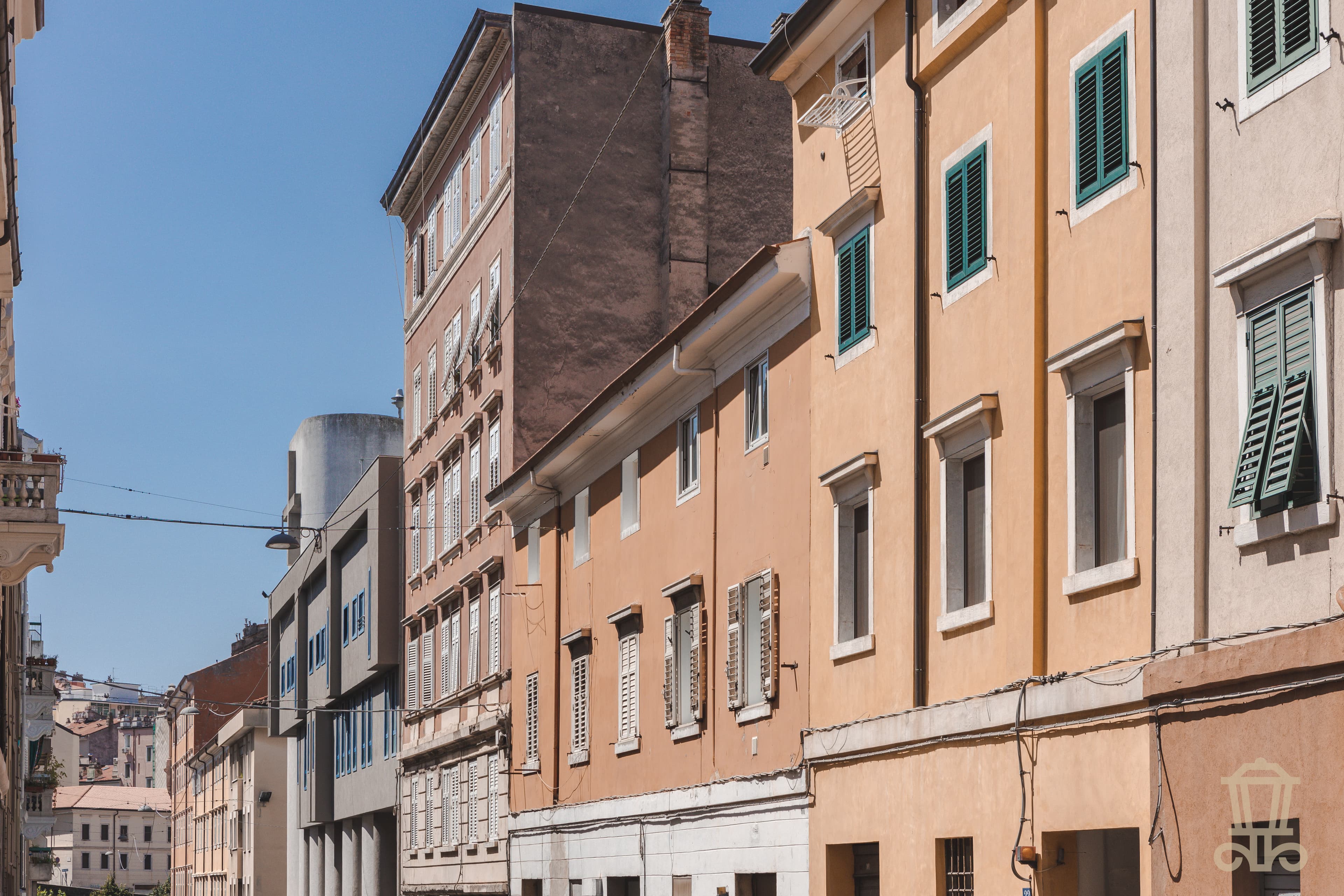 Immagine 0 | Posto auto scoperto in zona centrale - La Rue Immobiliare