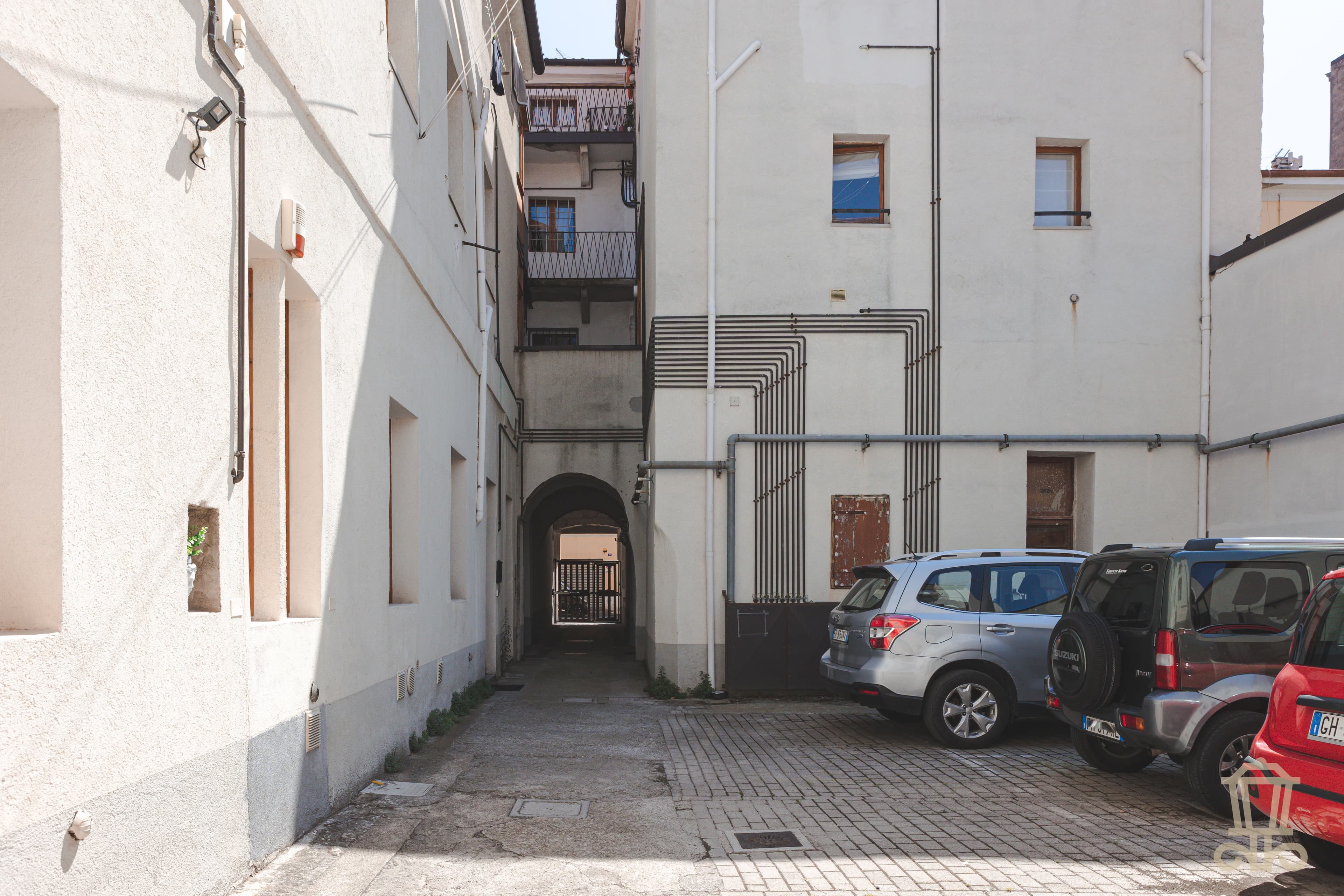 Immagine 3 | Posto auto scoperto in zona centrale - La Rue Immobiliare