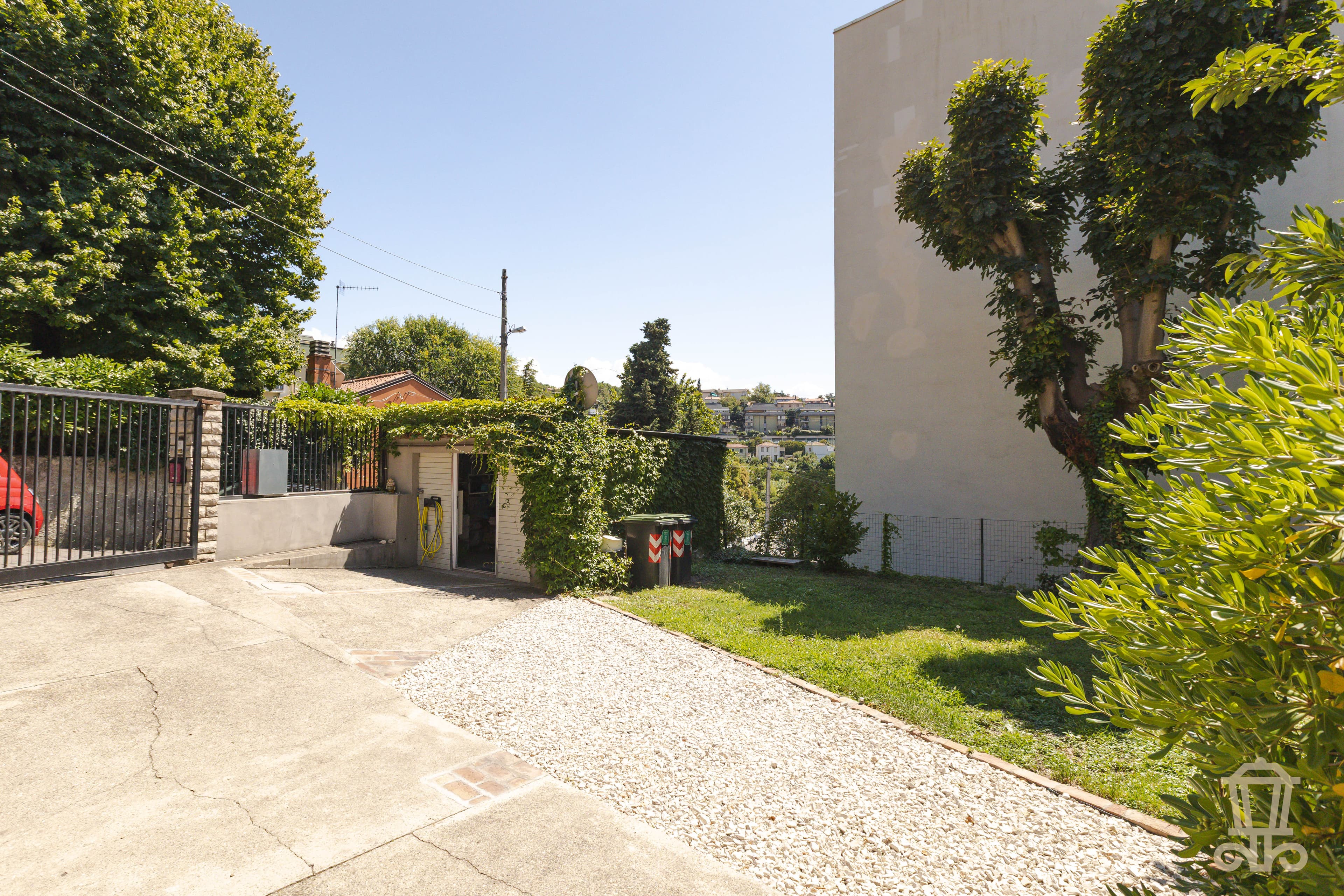 Immagine 5 | Splendida bifamiliare ristrutturata con giardino - La Rue Immobiliare