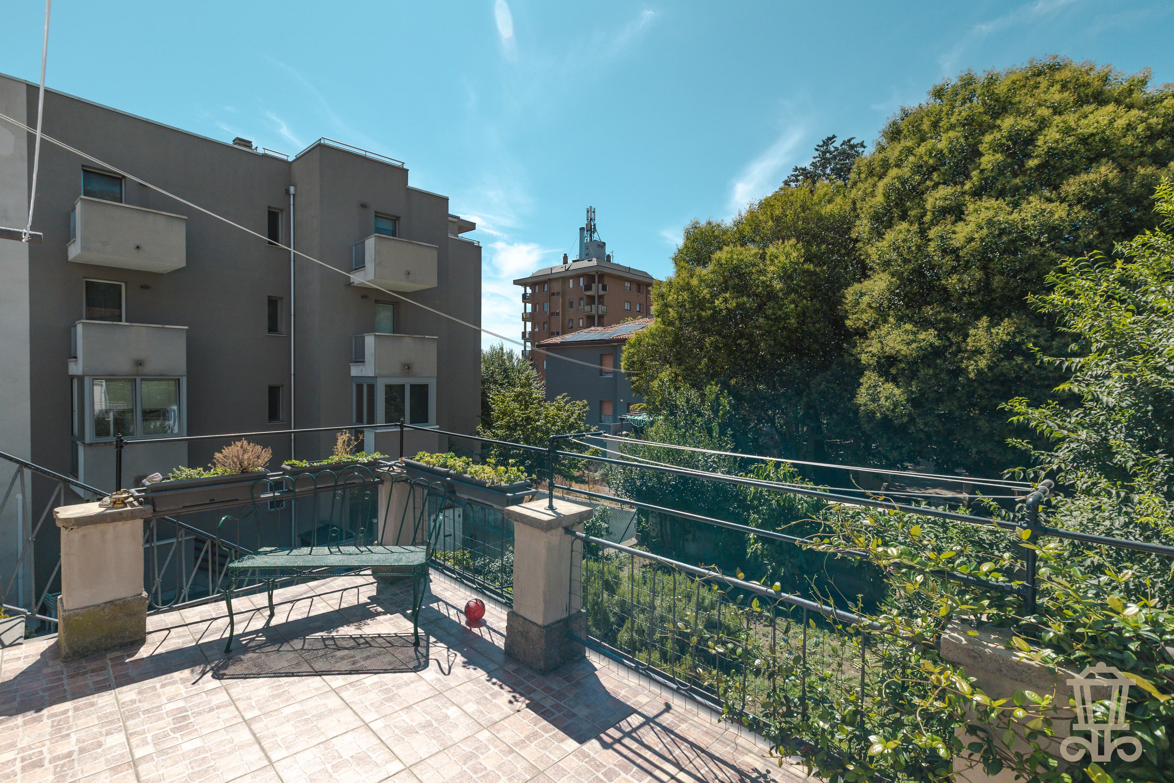 Immagine 37 | Splendida bifamiliare ristrutturata con giardino - La Rue Immobiliare