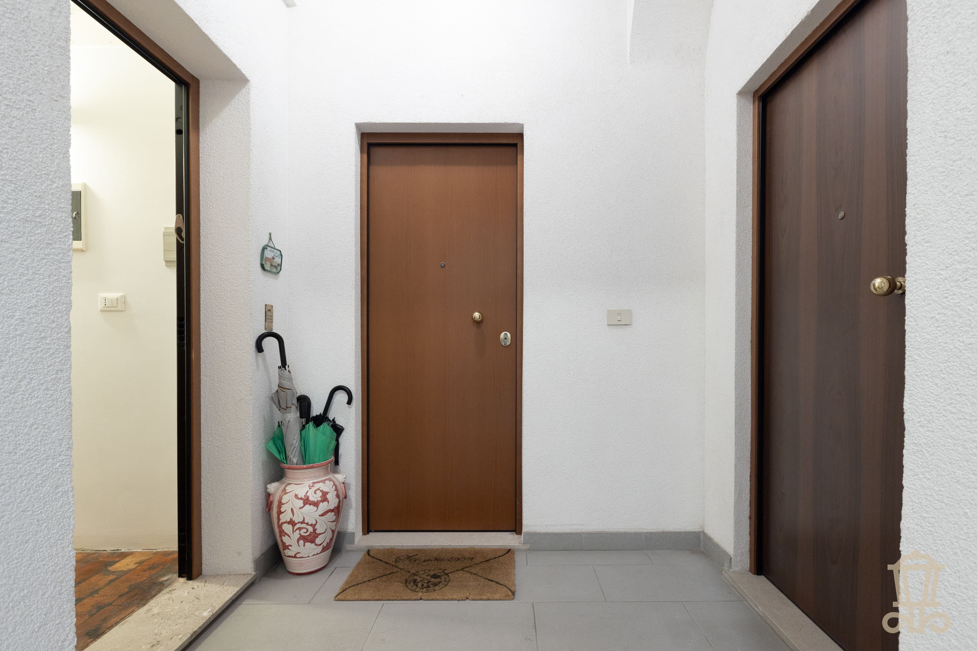 Immagine 4 | Ampio e suggestivo trilocale a due passi dalle Rive - La Rue Immobiliare