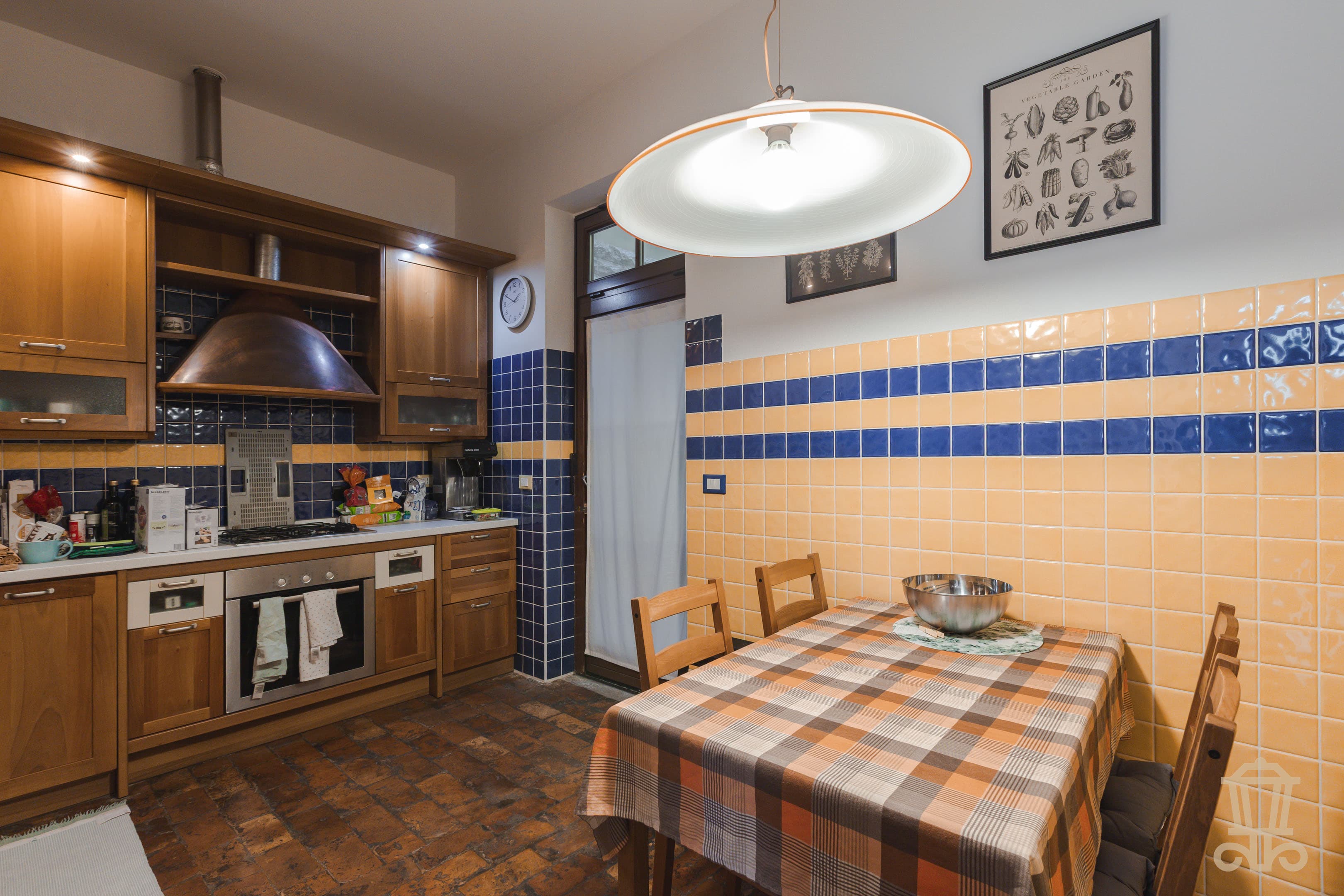 Immagine 10 | Ampio e suggestivo trilocale a due passi dalle Rive - La Rue Immobiliare