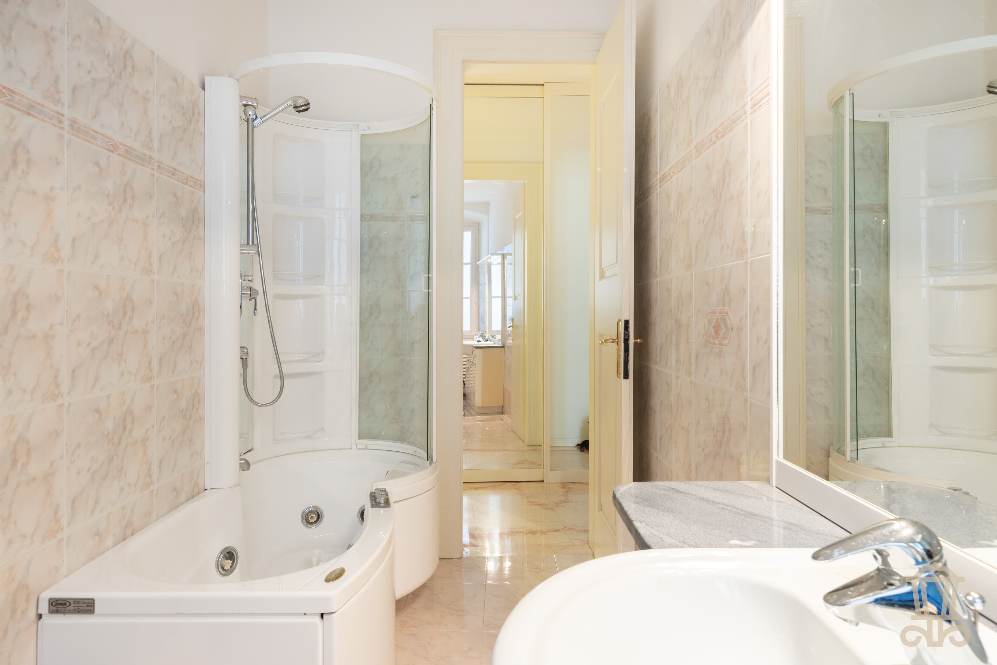 Immagine 24 | Affascinante trilocale in centro - La Rue Immobiliare