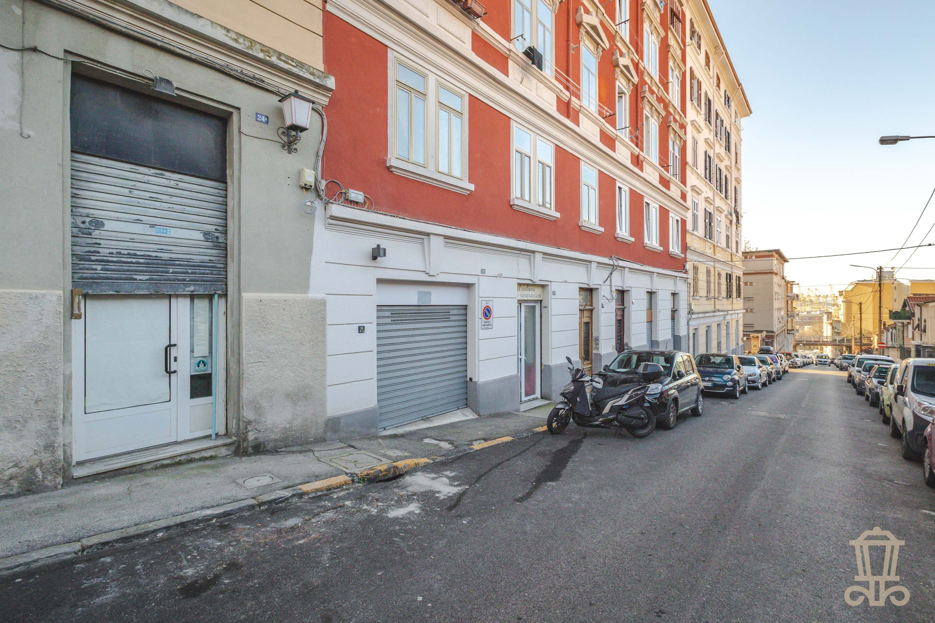 Immagine 12 | Locale commerciale in via dell'Industria - La Rue Immobiliare