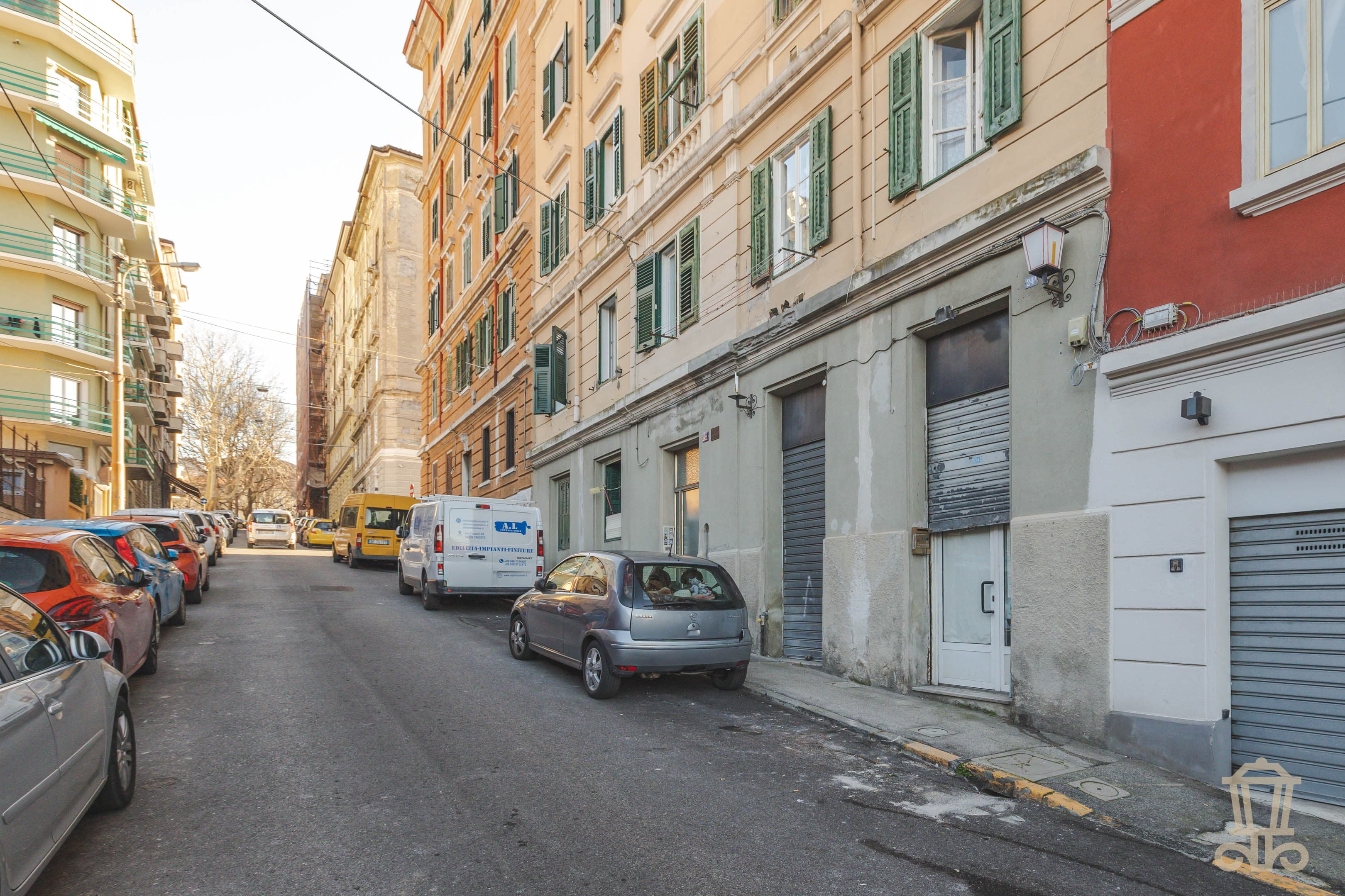 Immagine 13 | Locale commerciale in via dell'Industria - La Rue Immobiliare