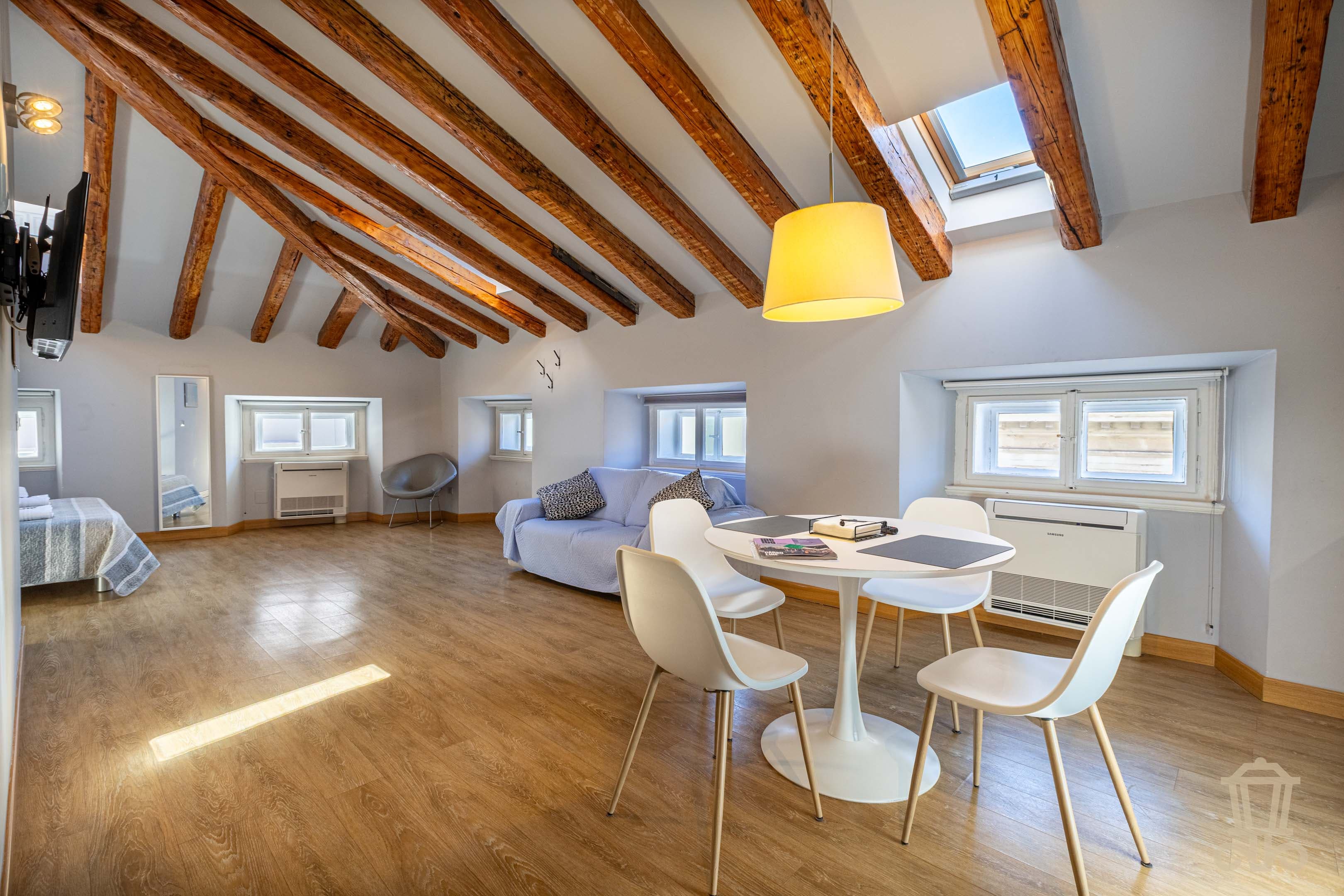 Immagine 0 | Proprietà di pregio con 4 monolocali ristrutturati nel cuore di Trieste - La Rue Immobiliare