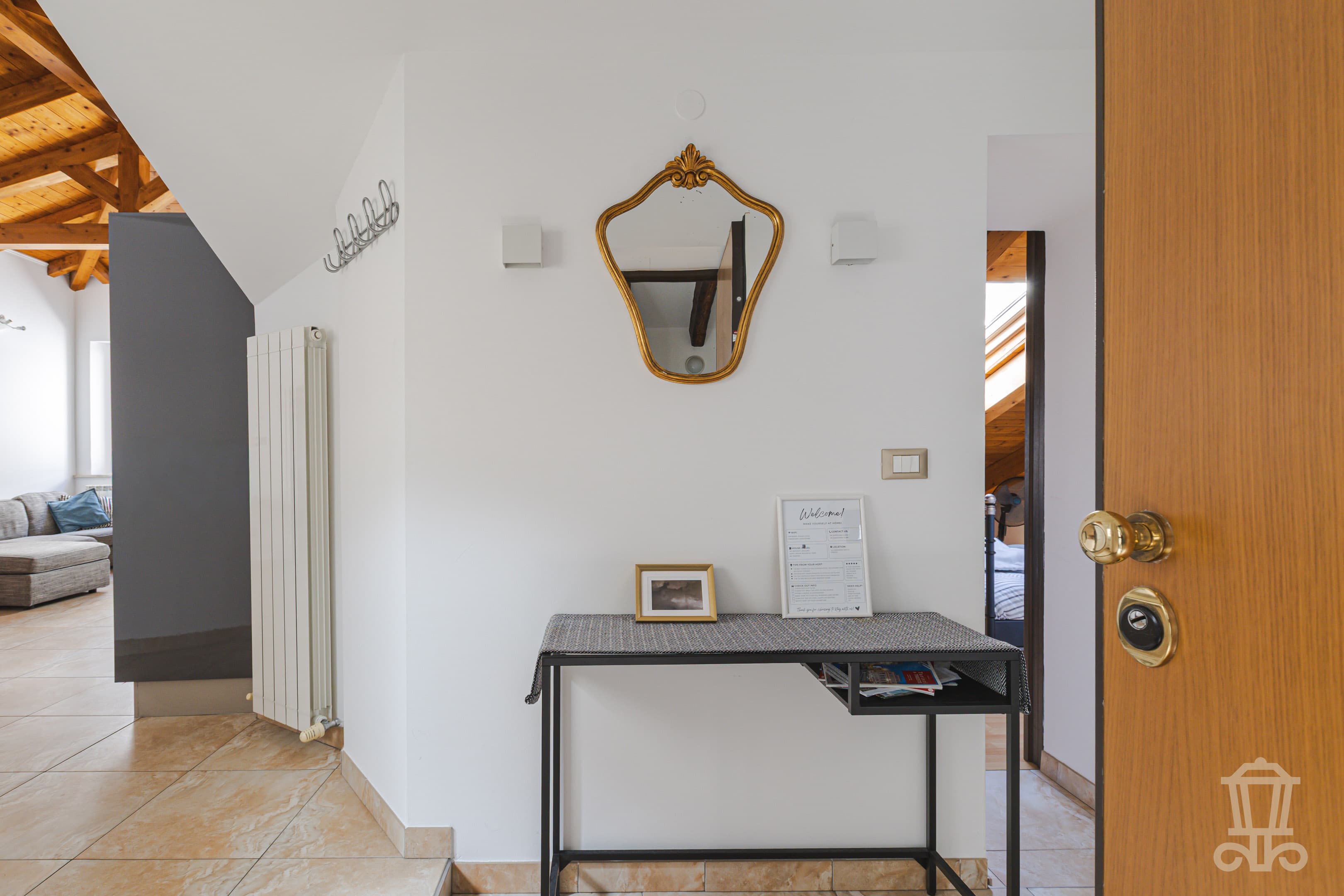 Immagine 3 | Elegante trilocale arredato con travi a vista nel cuore di Trieste - La Rue Immobiliare