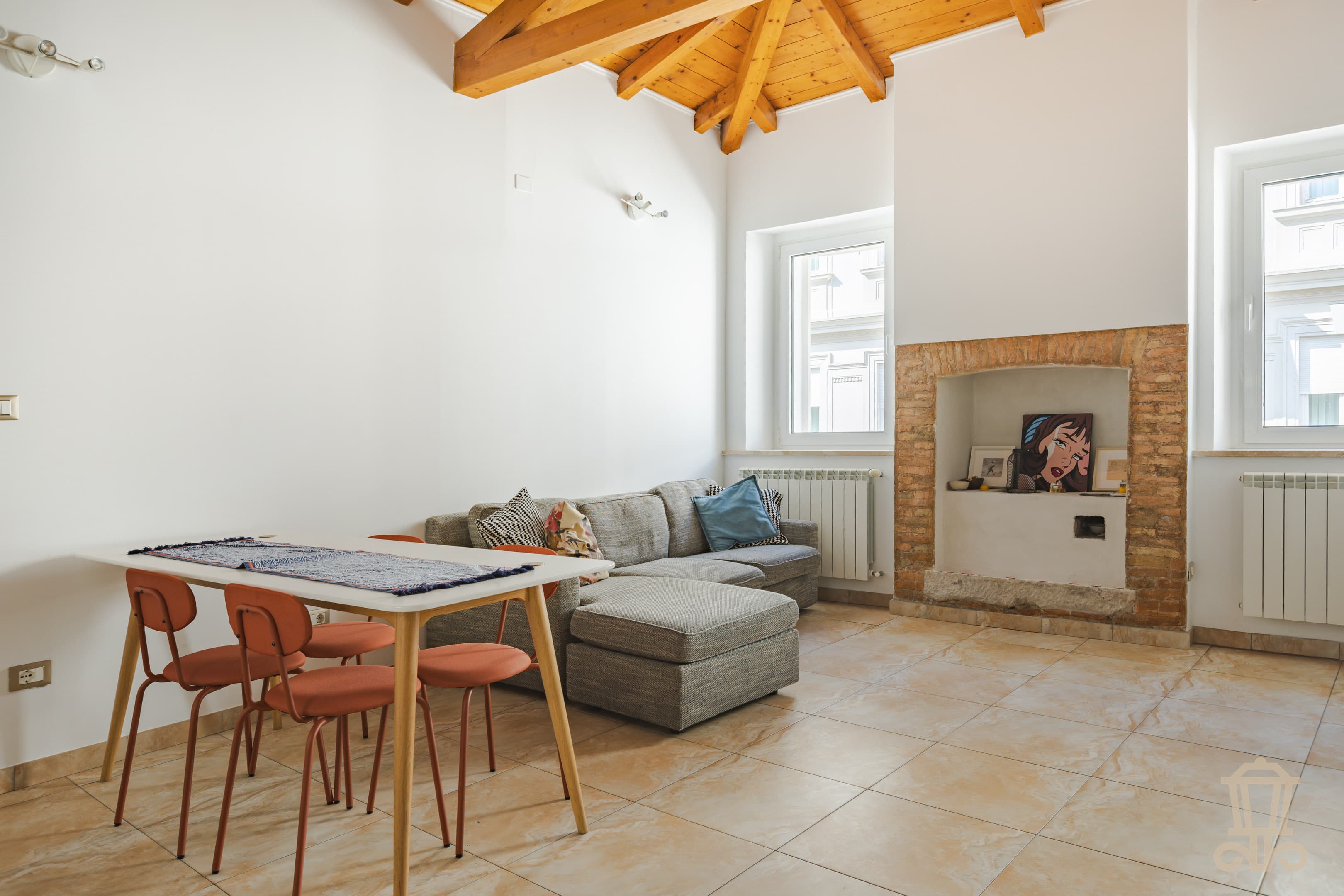 Immagine 5 | Elegante trilocale arredato con travi a vista nel cuore di Trieste - La Rue Immobiliare