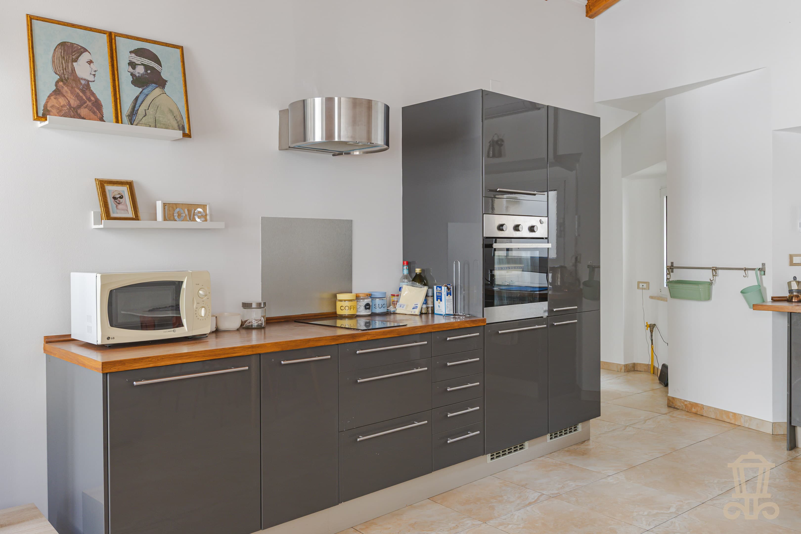 Immagine 7 | Elegante trilocale arredato con travi a vista nel cuore di Trieste - La Rue Immobiliare