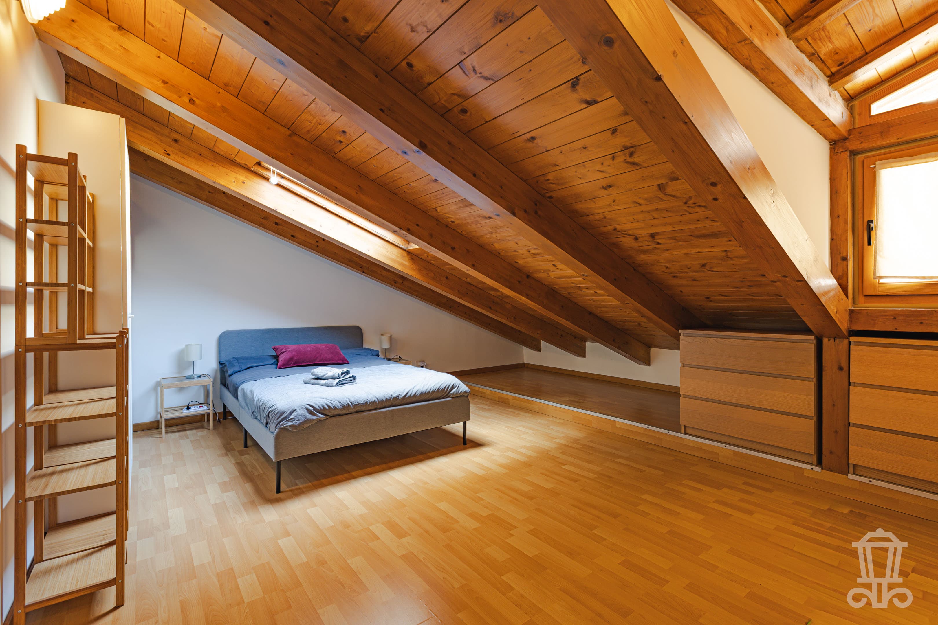 Immagine 11 | Elegante trilocale arredato con travi a vista nel cuore di Trieste - La Rue Immobiliare