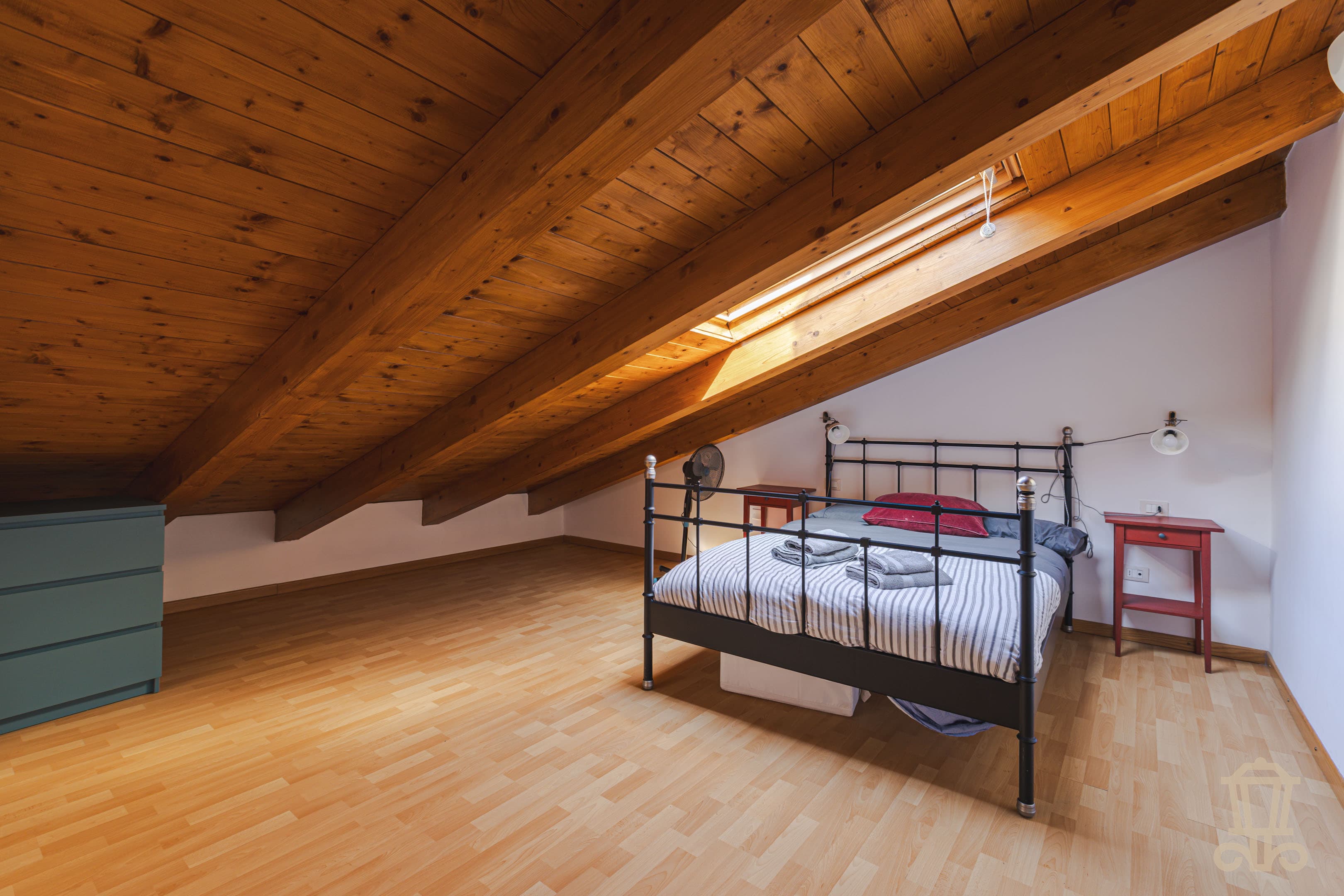 Immagine 14 | Elegante trilocale arredato con travi a vista nel cuore di Trieste - La Rue Immobiliare