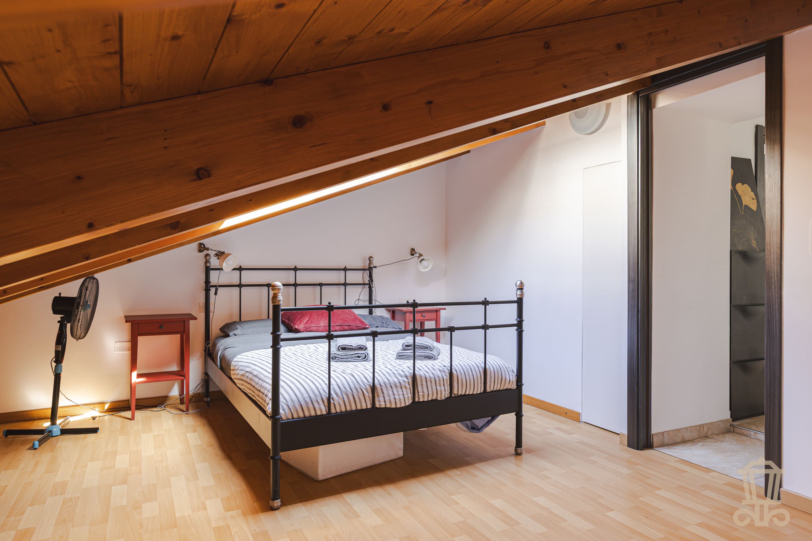 Immagine 15 | Elegante trilocale arredato con travi a vista nel cuore di Trieste - La Rue Immobiliare