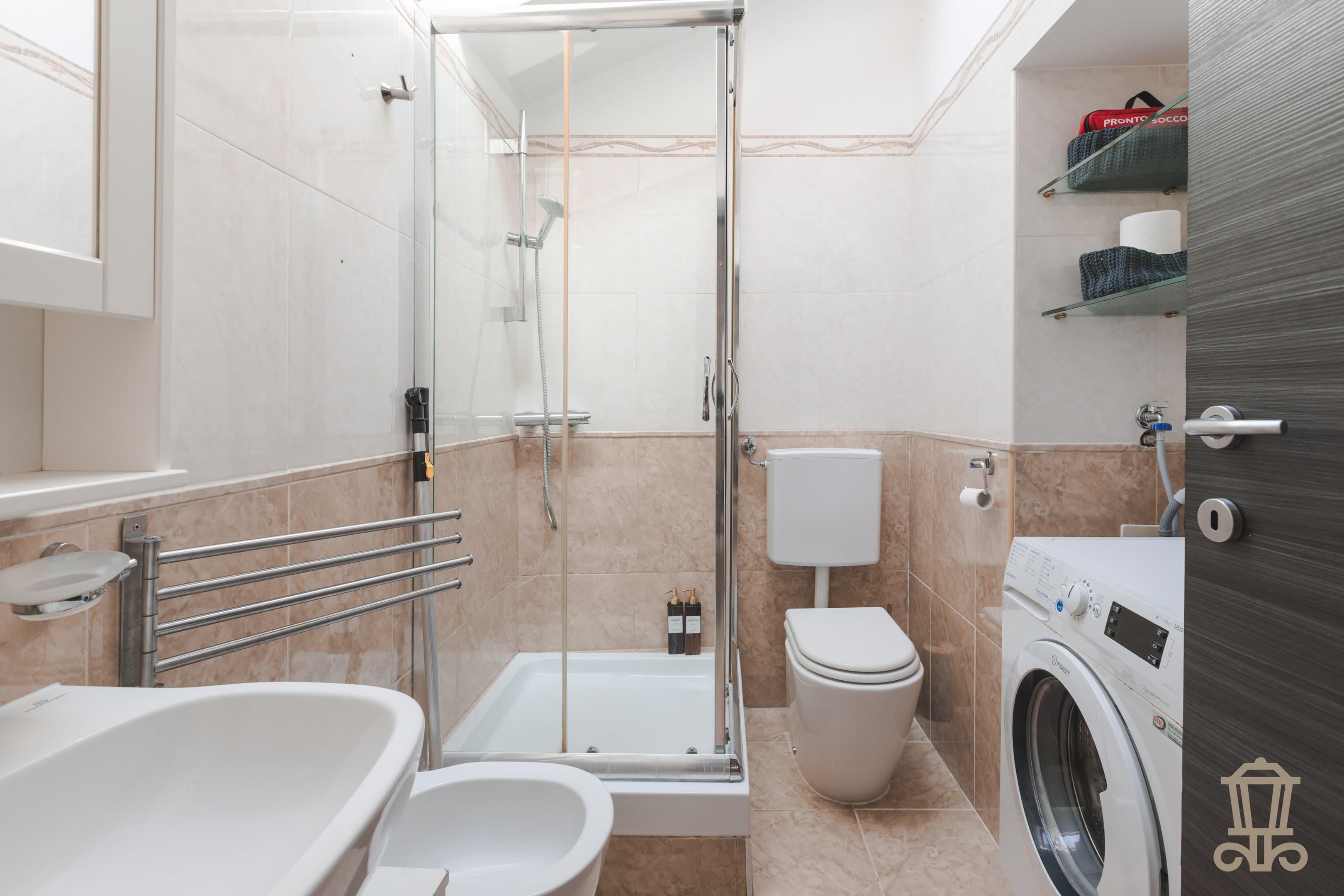 Immagine 16 | Elegante trilocale arredato con travi a vista nel cuore di Trieste - La Rue Immobiliare