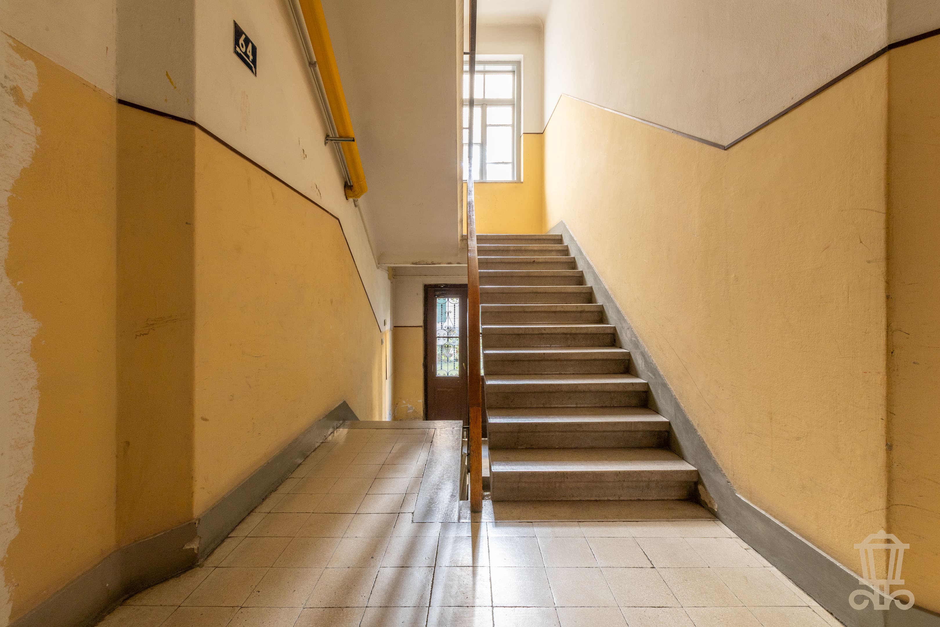 Immagine 2 | Ampio, luminoso e silenzioso trilocale in zona servita - La Rue Immobiliare