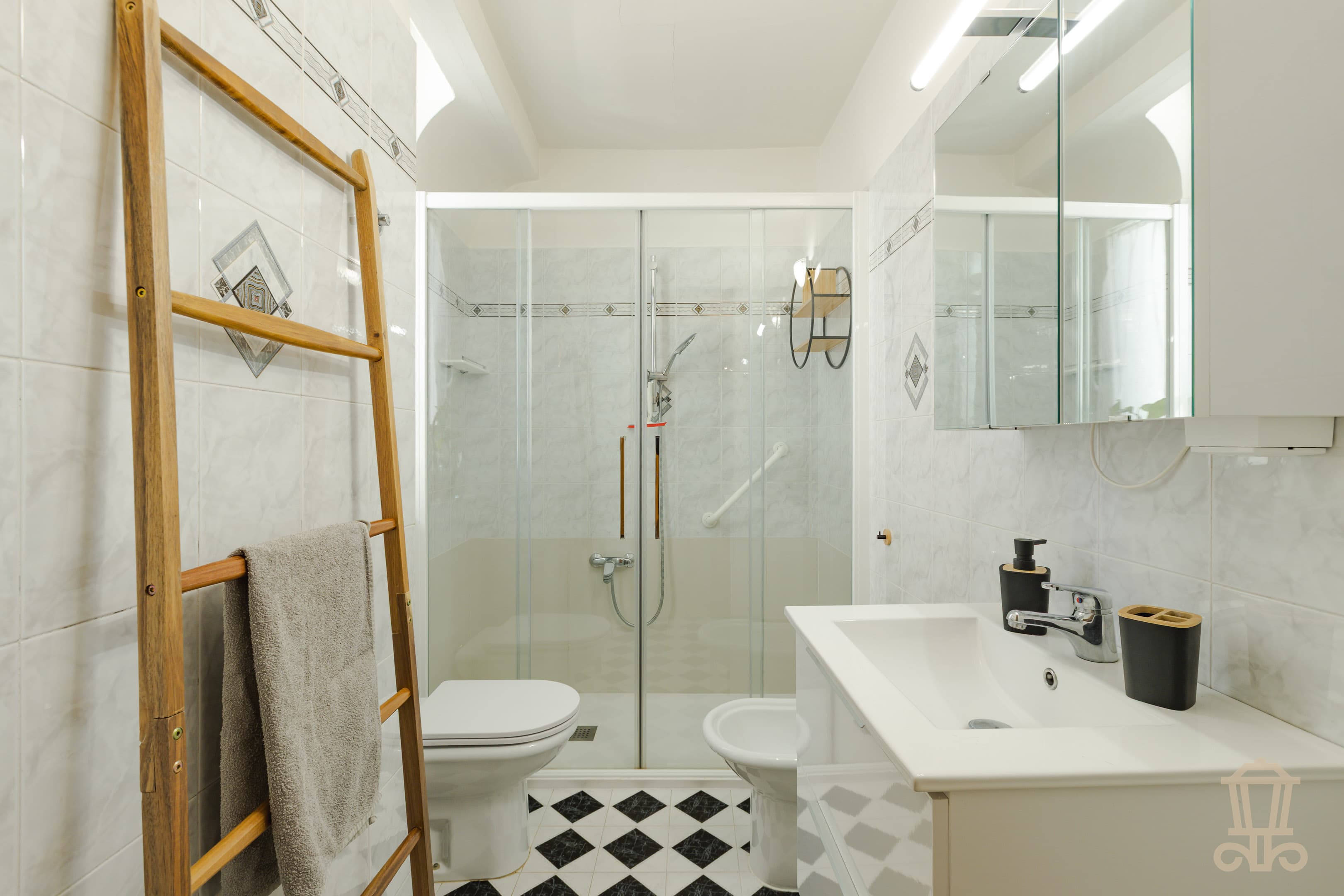 Immagine 15 | Ampio, luminoso e silenzioso trilocale in zona servita - La Rue Immobiliare