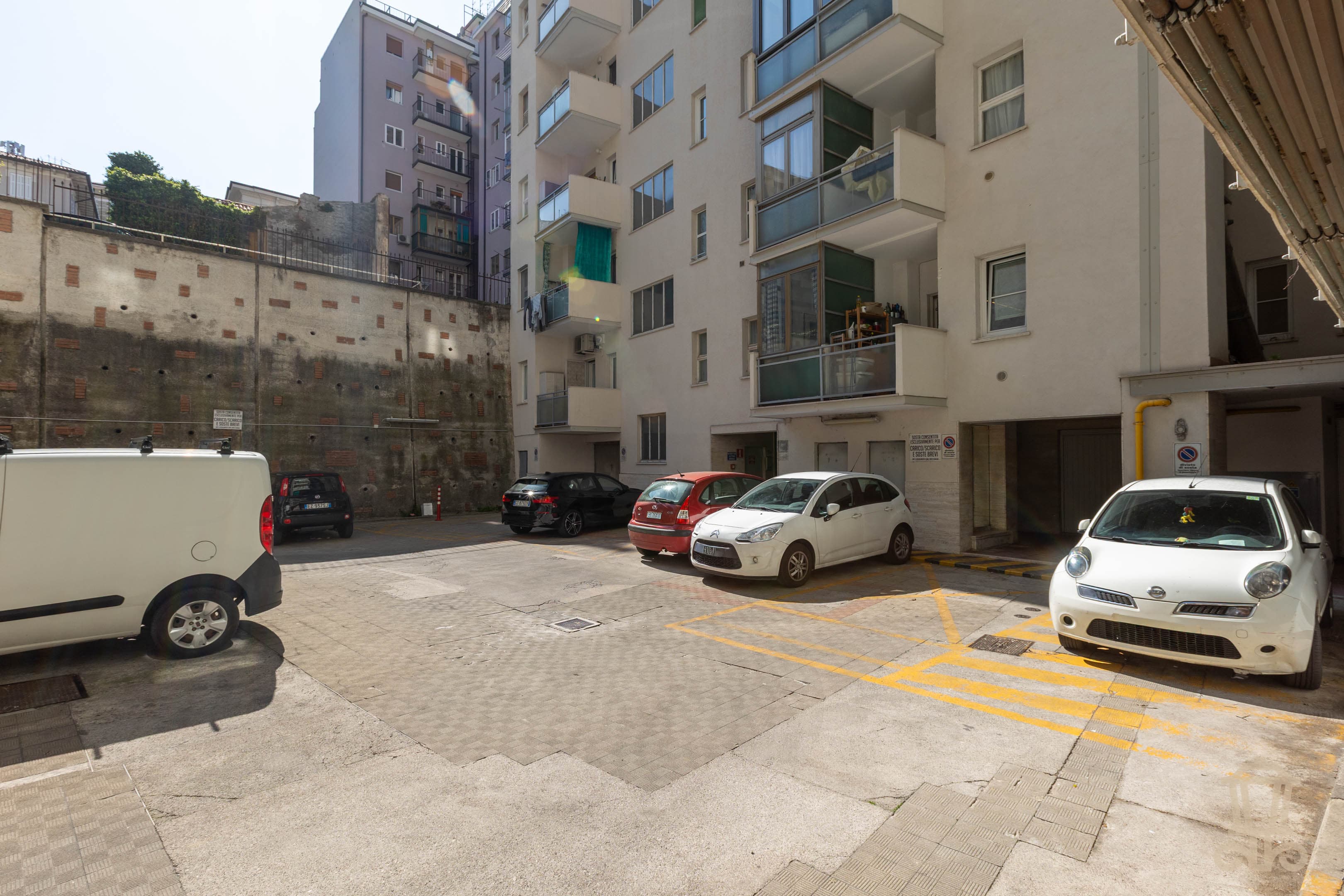 Immagine 20 | Elegante bilocale con giardino privato - La Rue Immobiliare