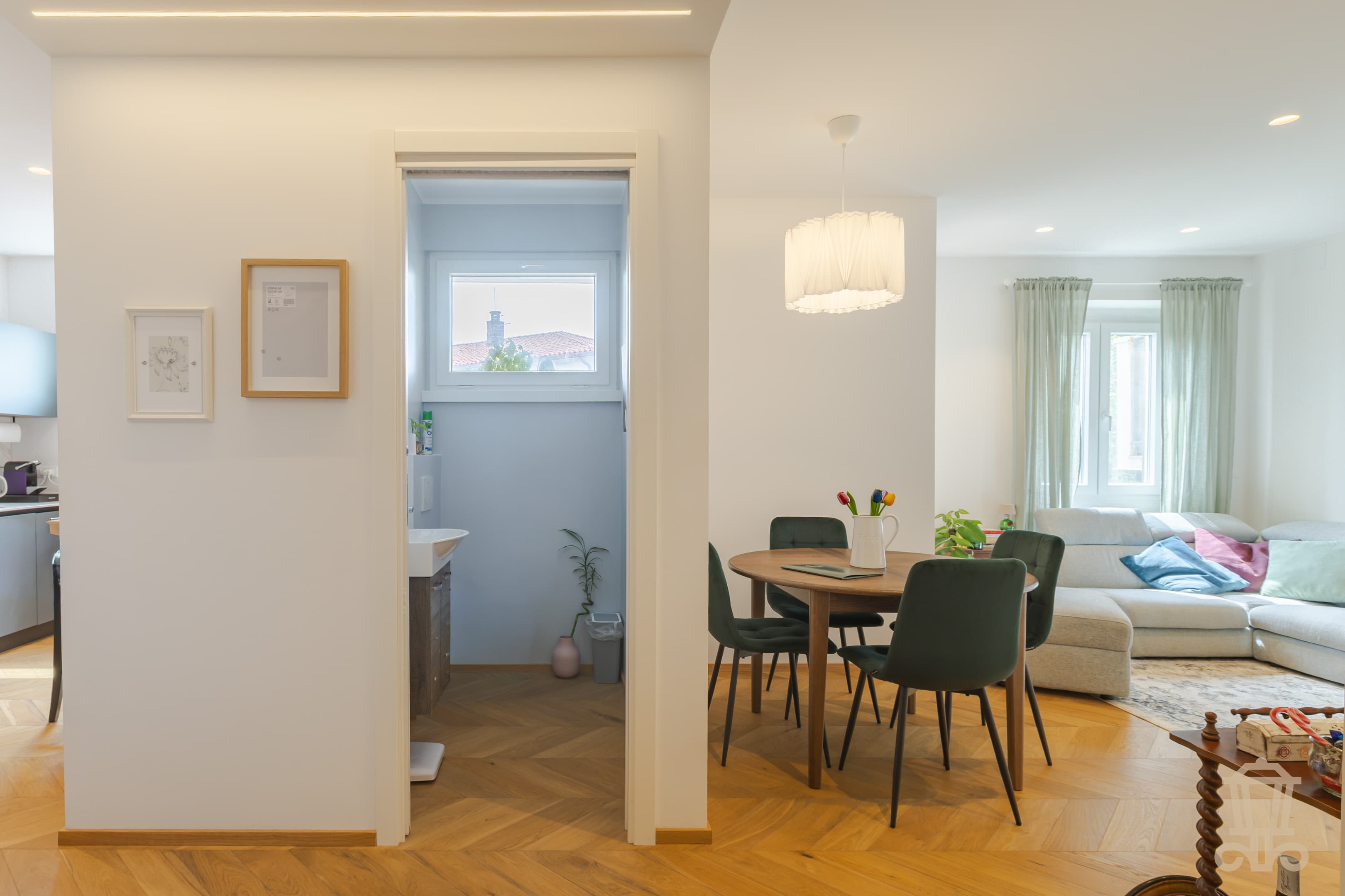 Immagine 7 | Elegante trilocale ristrutturato con terrazzo abitabile, cantina e soffitta - La Rue Immobiliare