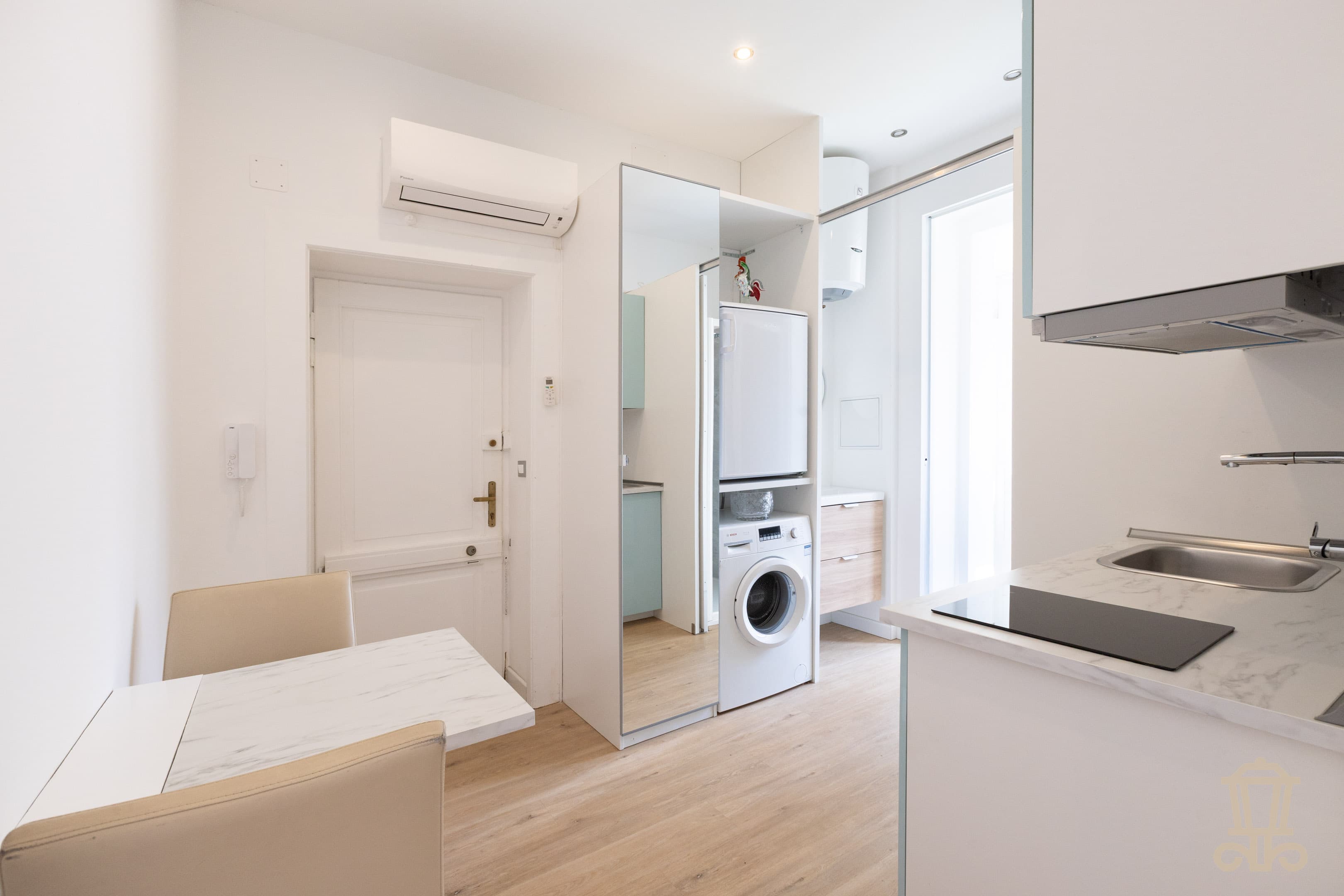 Immagine 0 | Monolocale arredato pari primo ingresso - La Rue Immobiliare