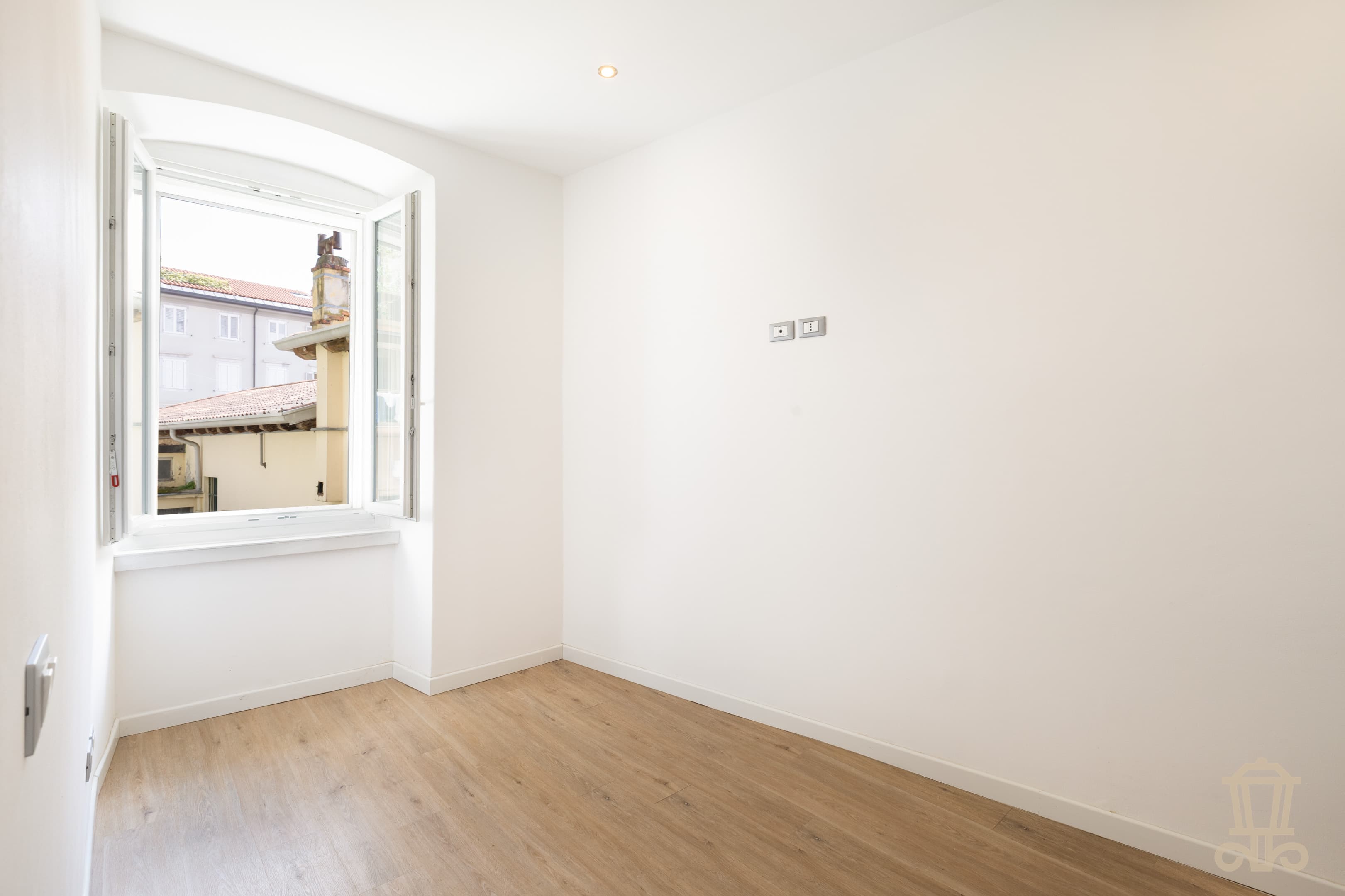 Immagine 7 | Monolocale arredato pari primo ingresso - La Rue Immobiliare