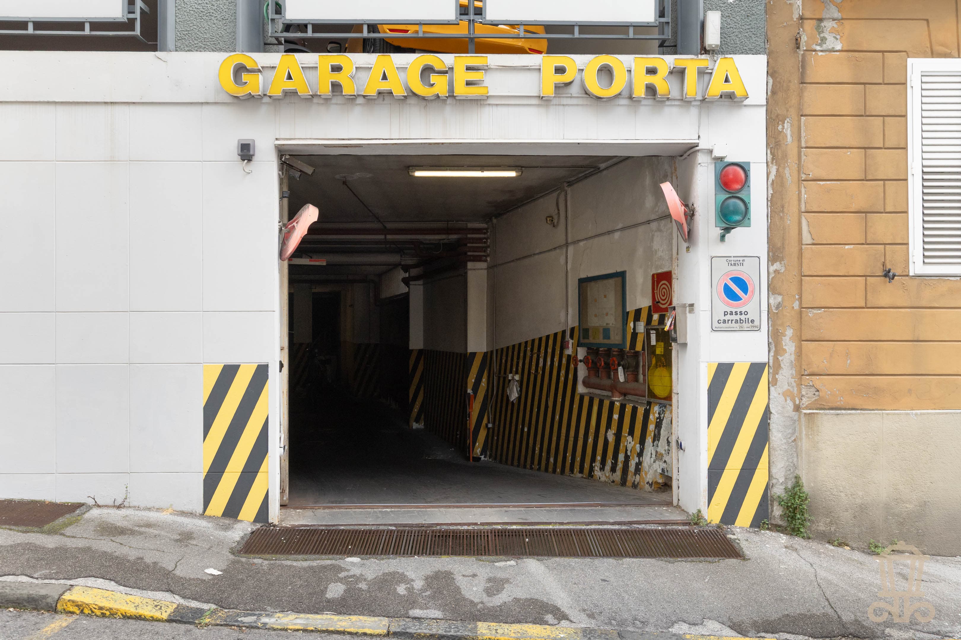 Immagine 2 | Posto moto in autorimessa - La Rue Immobiliare
