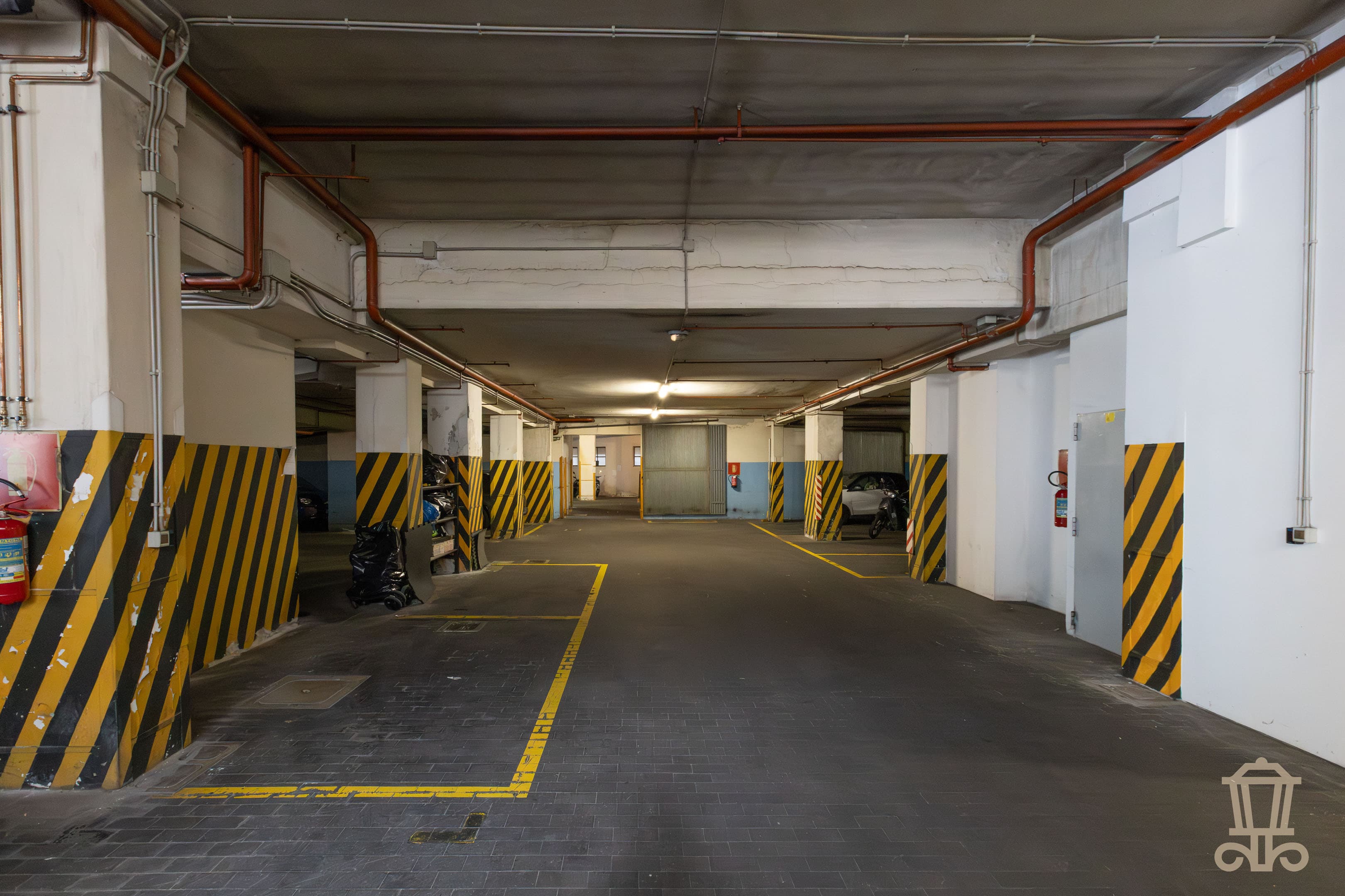 Immagine 4 | Posto moto in autorimessa - La Rue Immobiliare