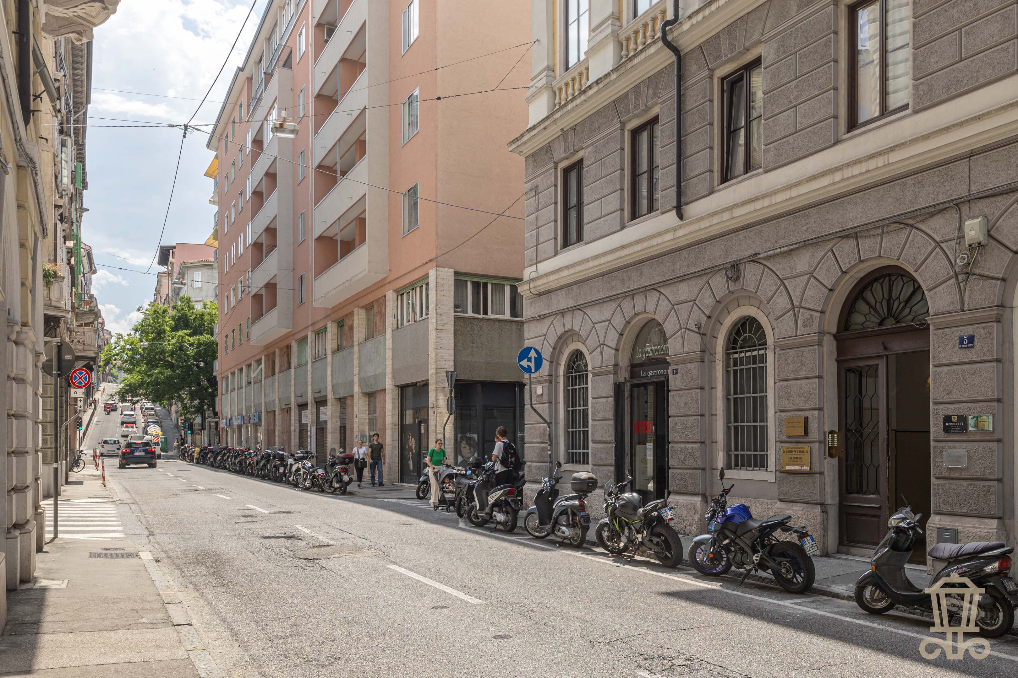 Immagine 1 | Ampio e ristrutturato b&b a due passi dal centro - La Rue Immobiliare