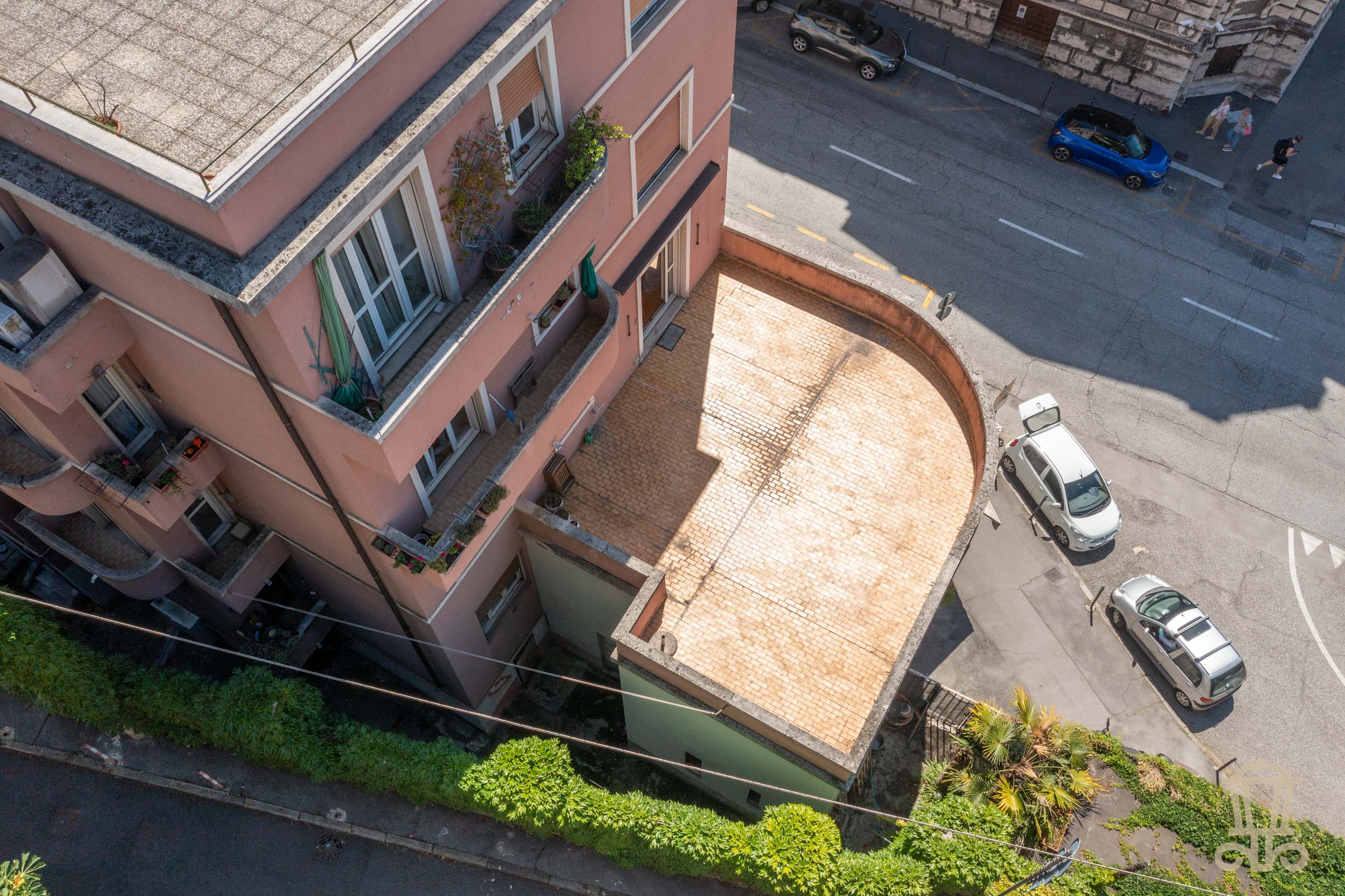 Immagine 4 | Esclusivo trilocale con terrazzo abitabile di 60 mq in zona centrale - La Rue Immobiliare