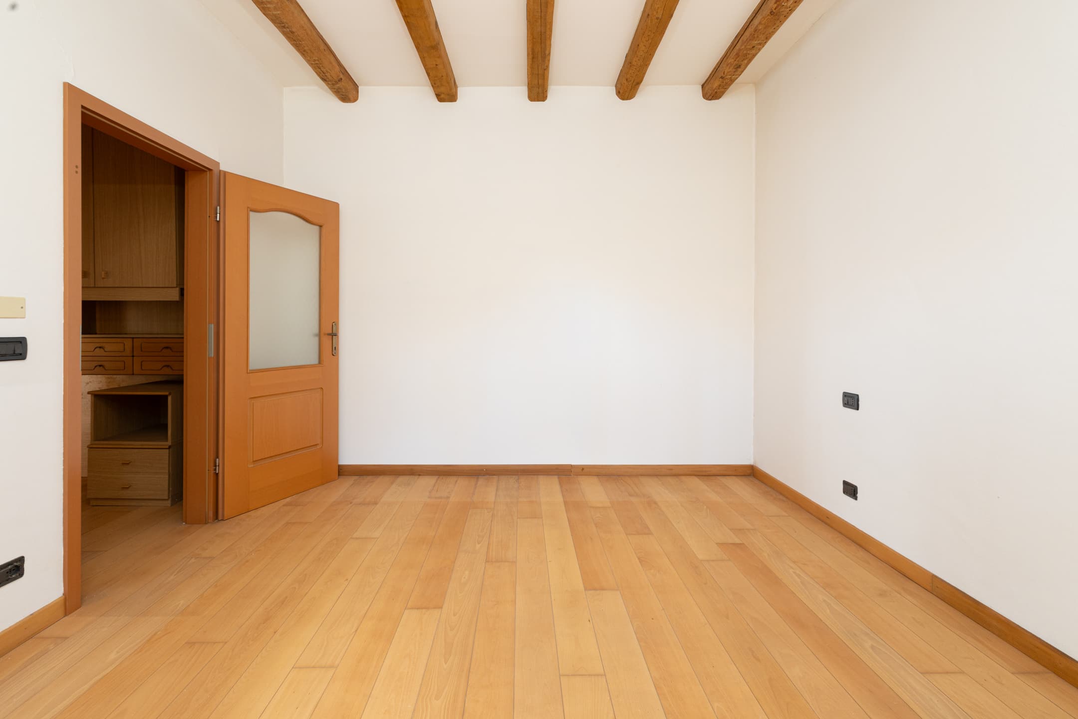 Immagine 11 | Bifamiliare con giardino, due ingressi e scorcio mare - La Rue Immobiliare