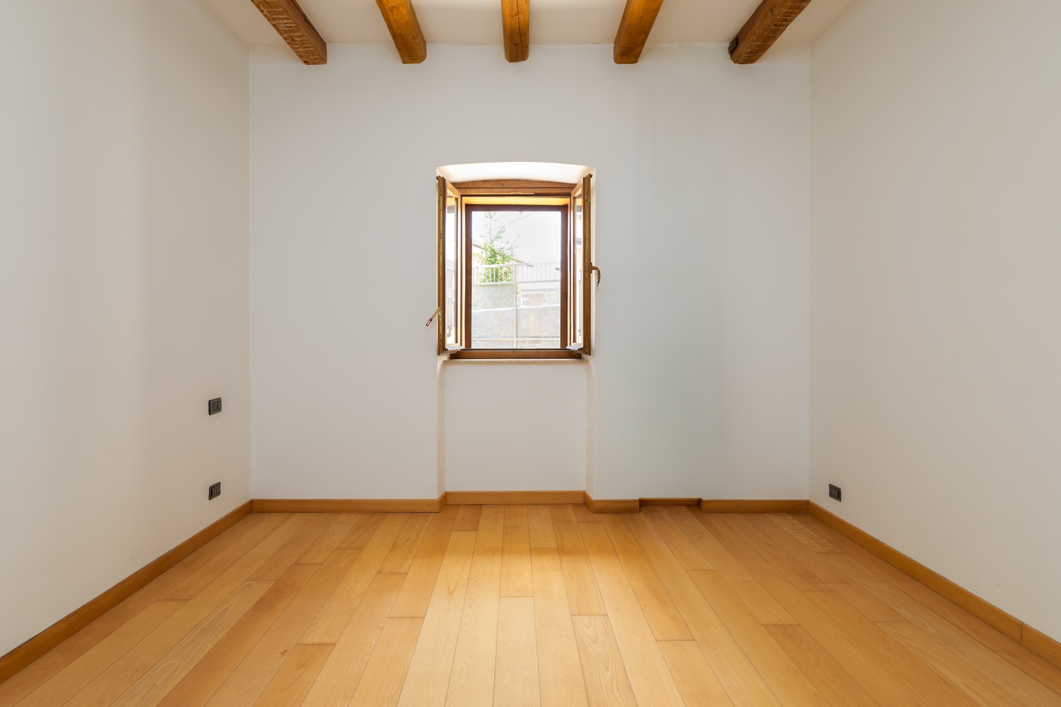 Immagine 13 | Bifamiliare con giardino, due ingressi e scorcio mare - La Rue Immobiliare