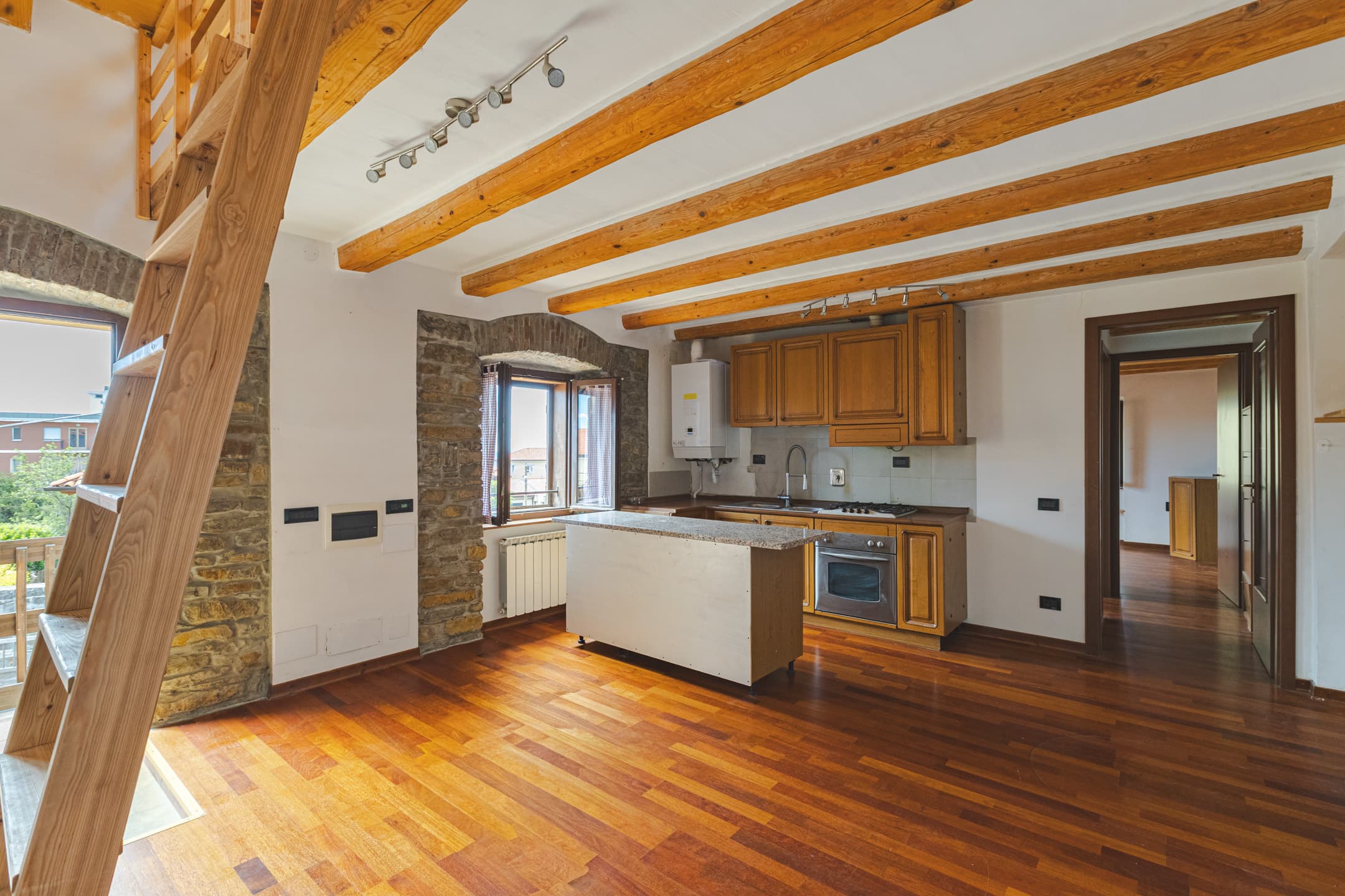 Immagine 17 | Bifamiliare con giardino, due ingressi e scorcio mare - La Rue Immobiliare