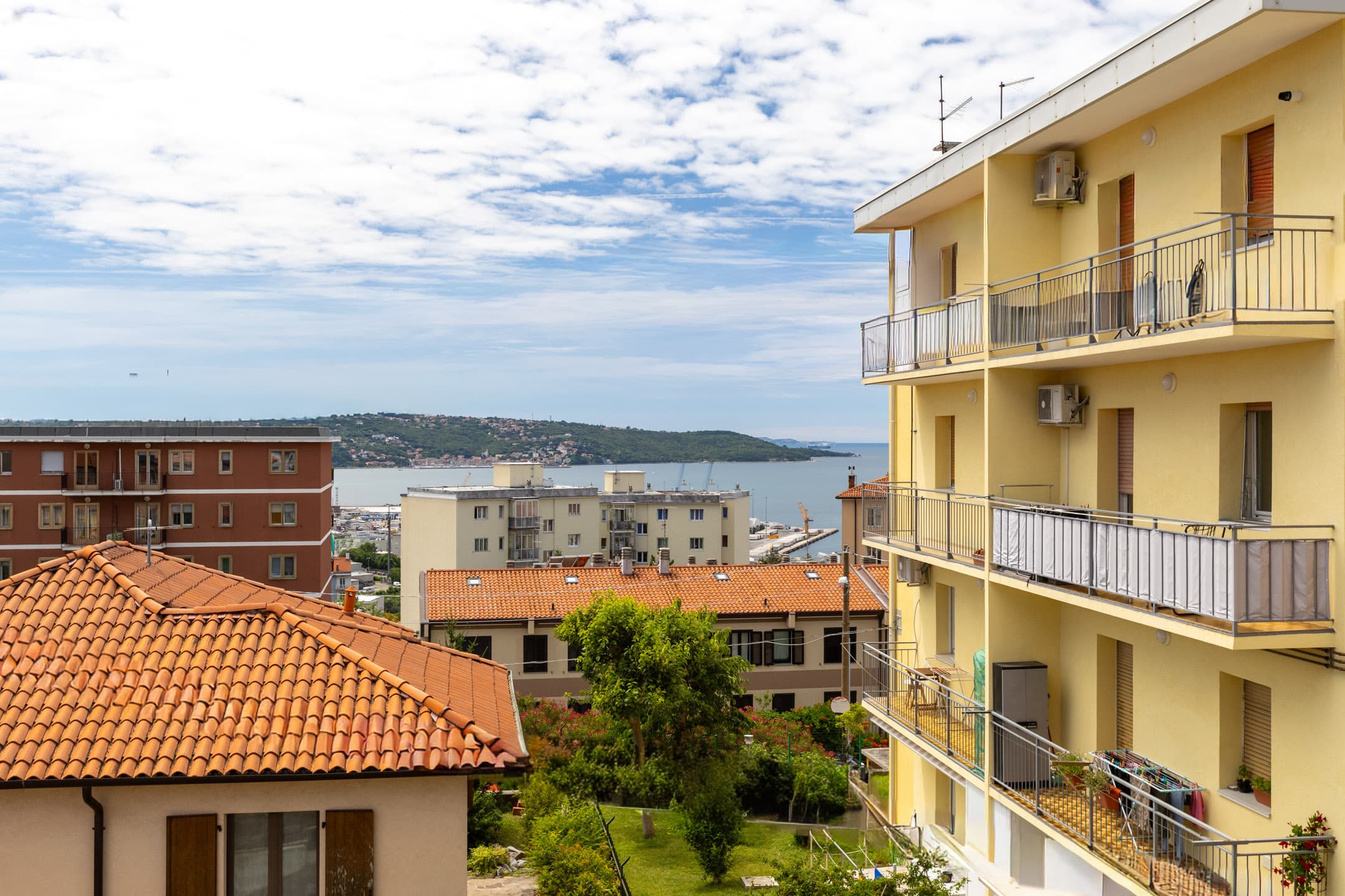 Immagine 30 | Bifamiliare con giardino, due ingressi e scorcio mare - La Rue Immobiliare