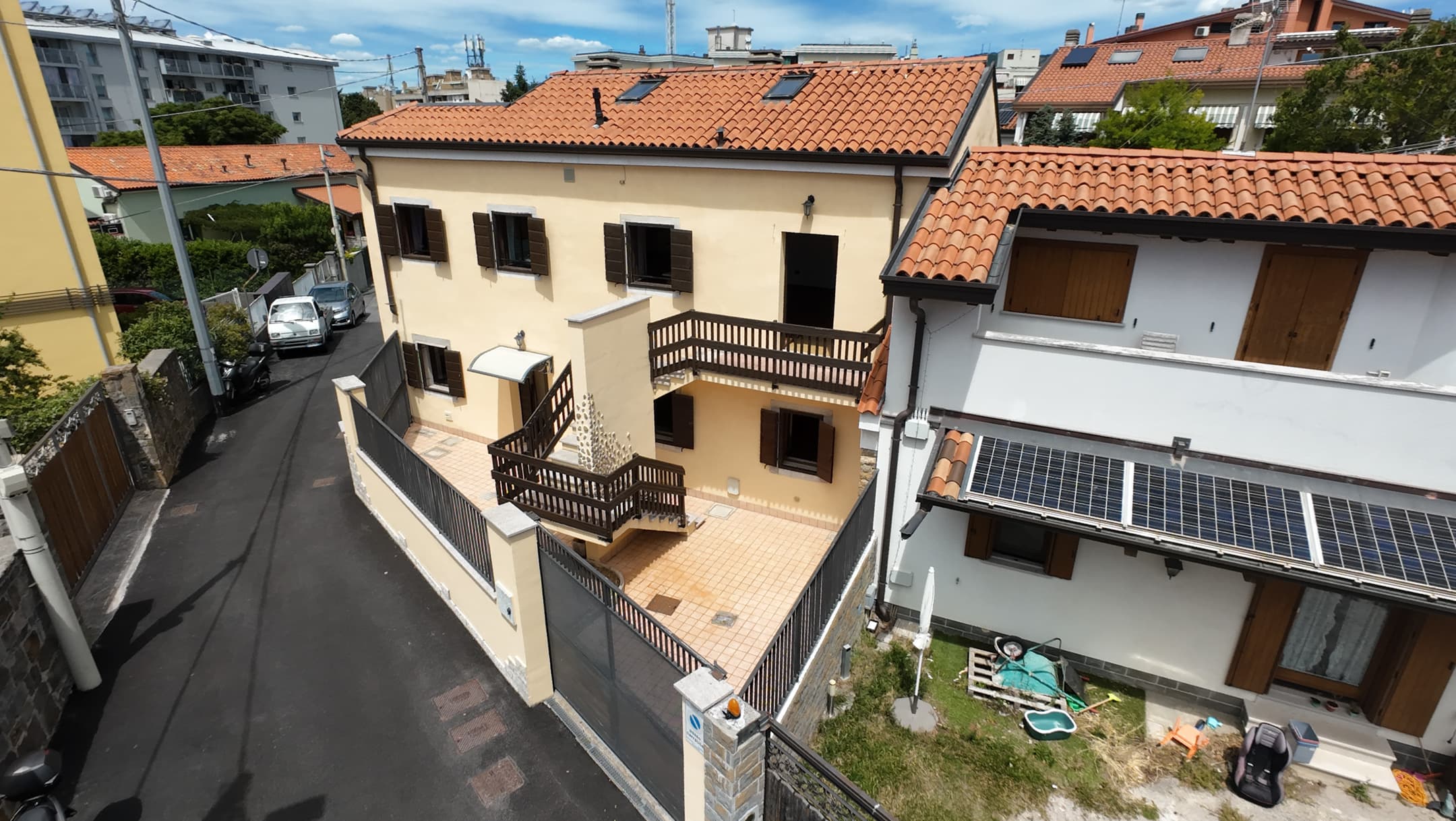 Immagine 40 | Bifamiliare con giardino, due ingressi e scorcio mare - La Rue Immobiliare