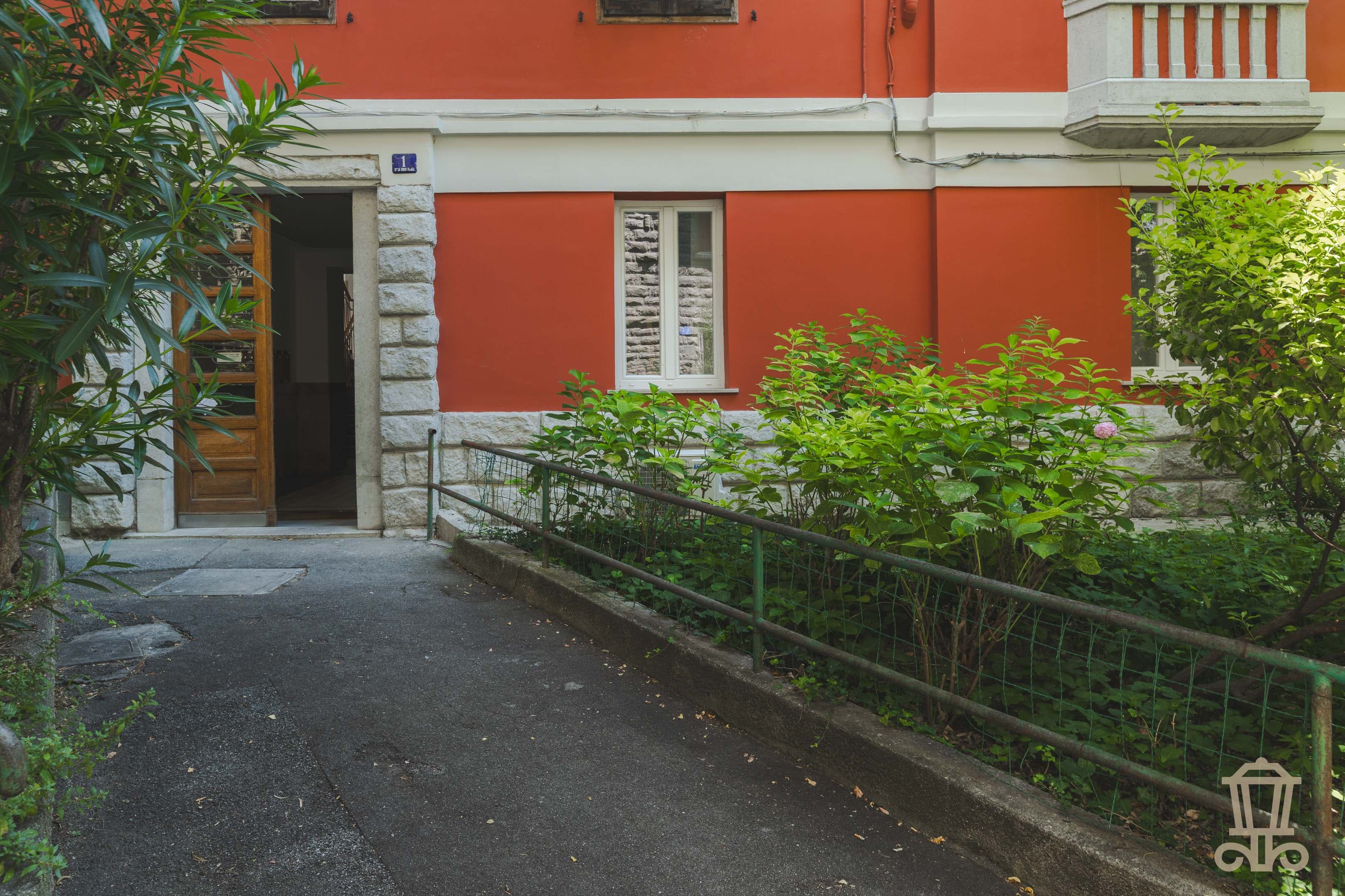 Immagine 1 | Suggestivo monolocale a due passi dall'Università di Trieste - La Rue Immobiliare