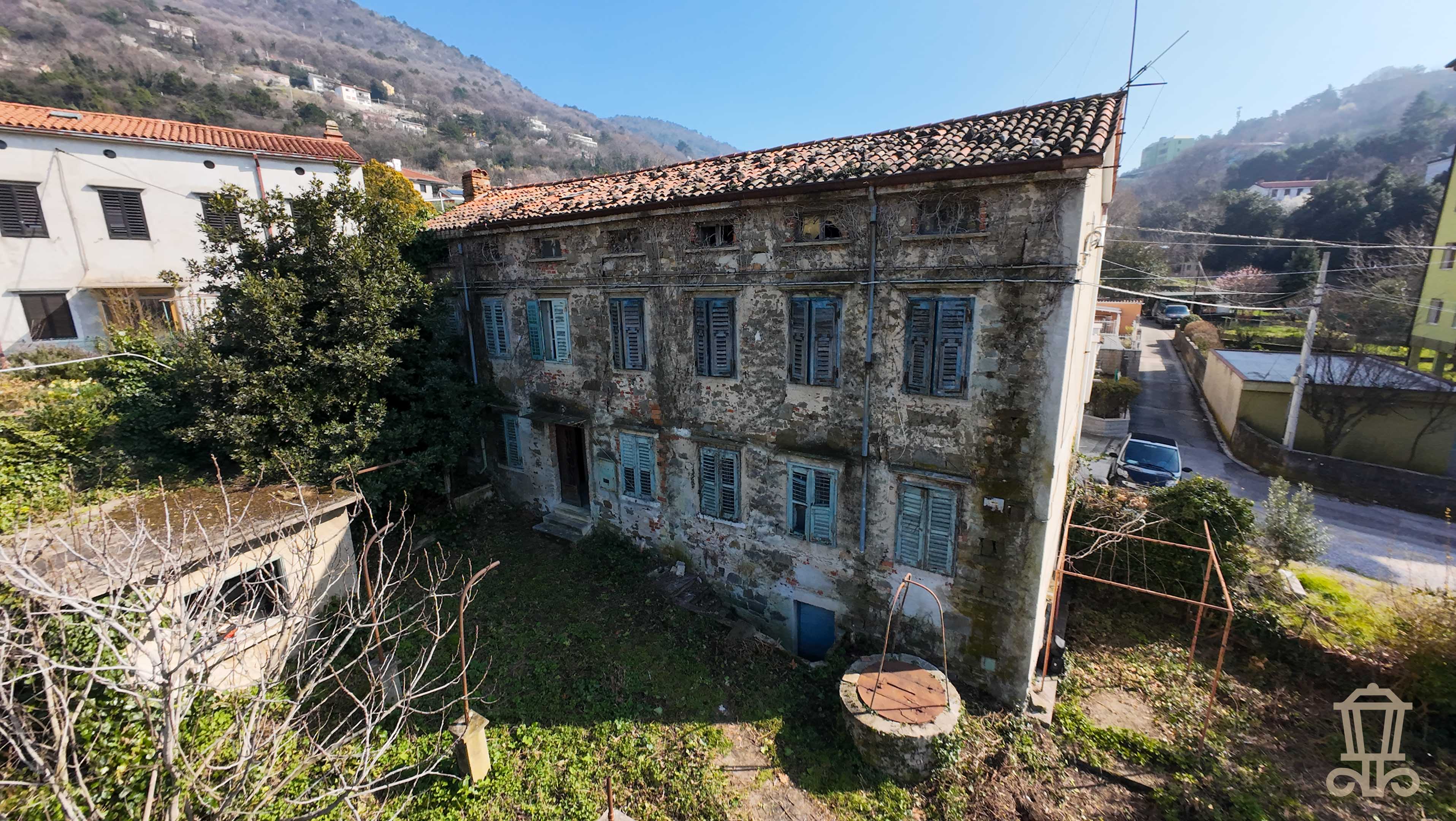 Immagine 0 | San Giovanni: da ristruttuare completamente con giardino privato - La Rue Immobiliare